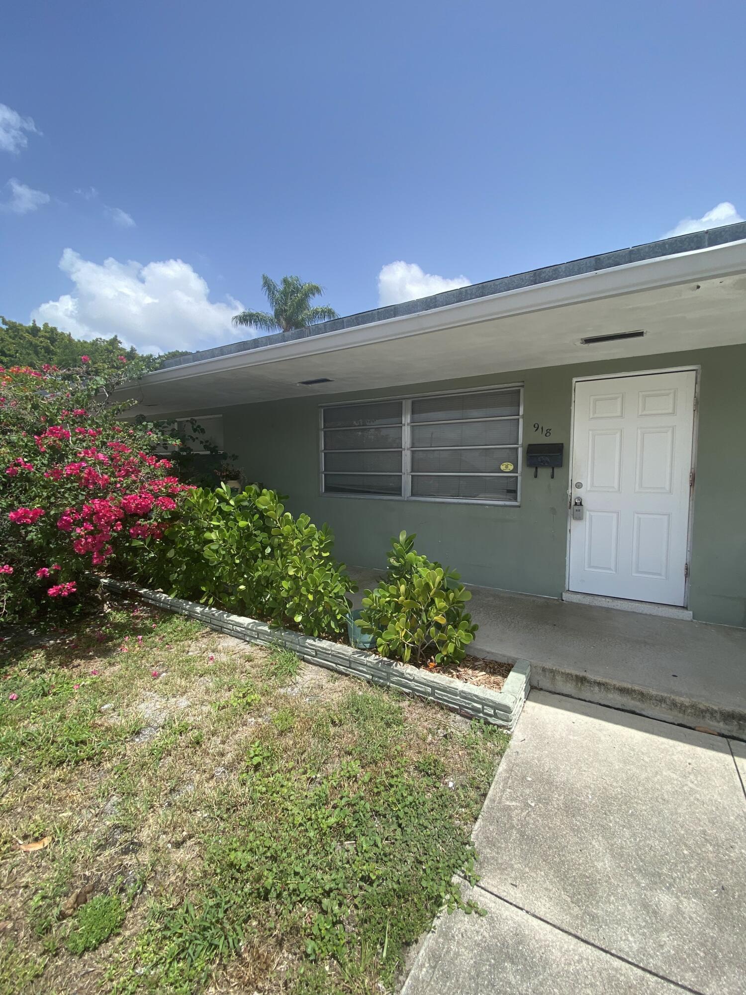 918 11th Avenue N Property Photo 2