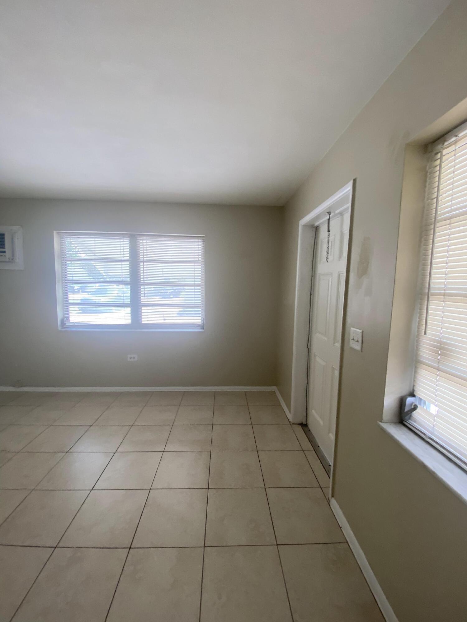 918 11th Avenue N Property Photo 3