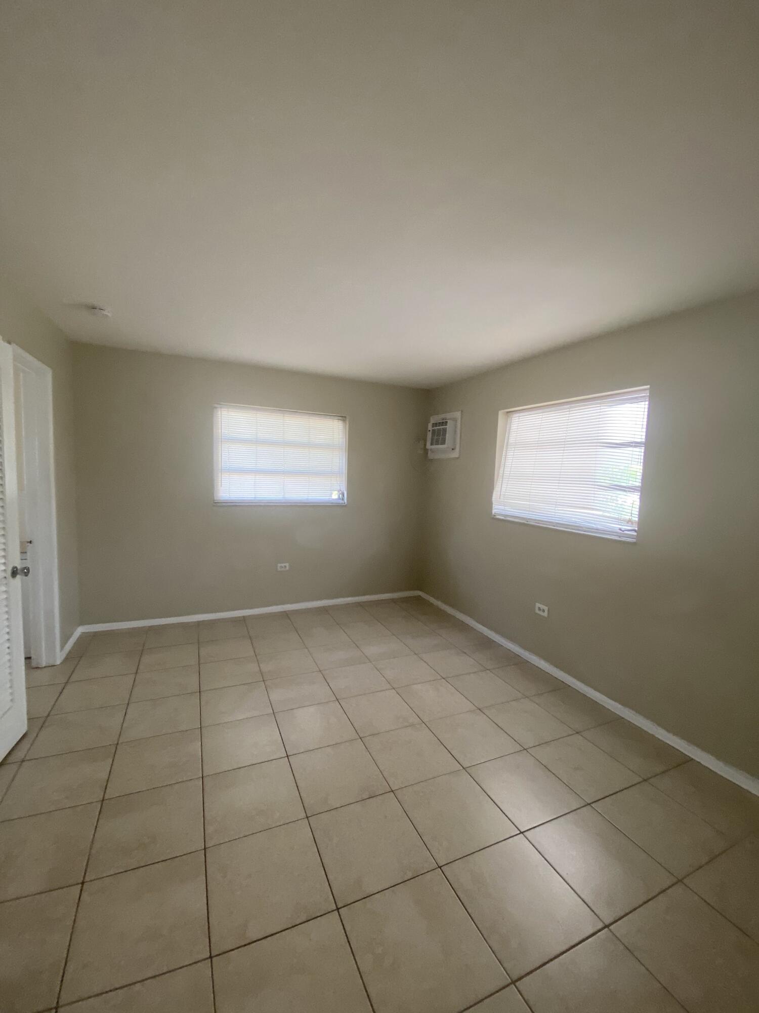 918 11th Avenue N Property Photo 10