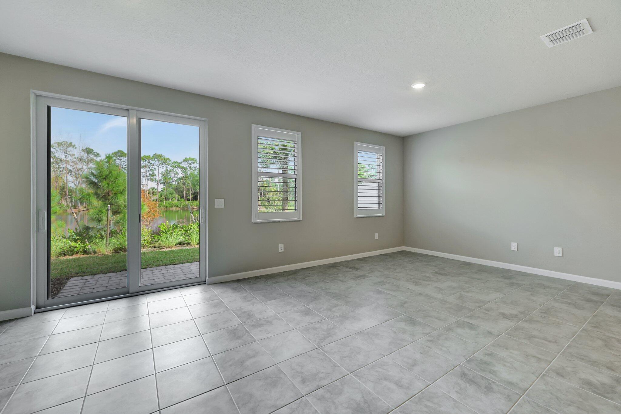 5764 Se Edgewater Circle Property Photo 14