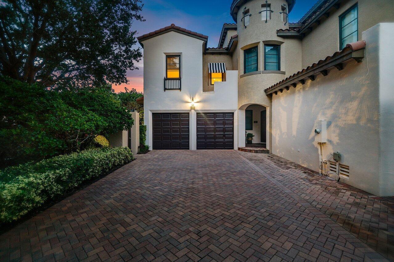 910 Via Villagio Property Photo 6
