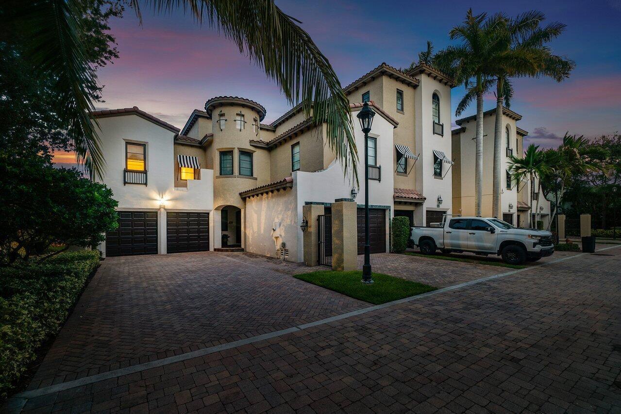 910 Via Villagio Property Photo 7