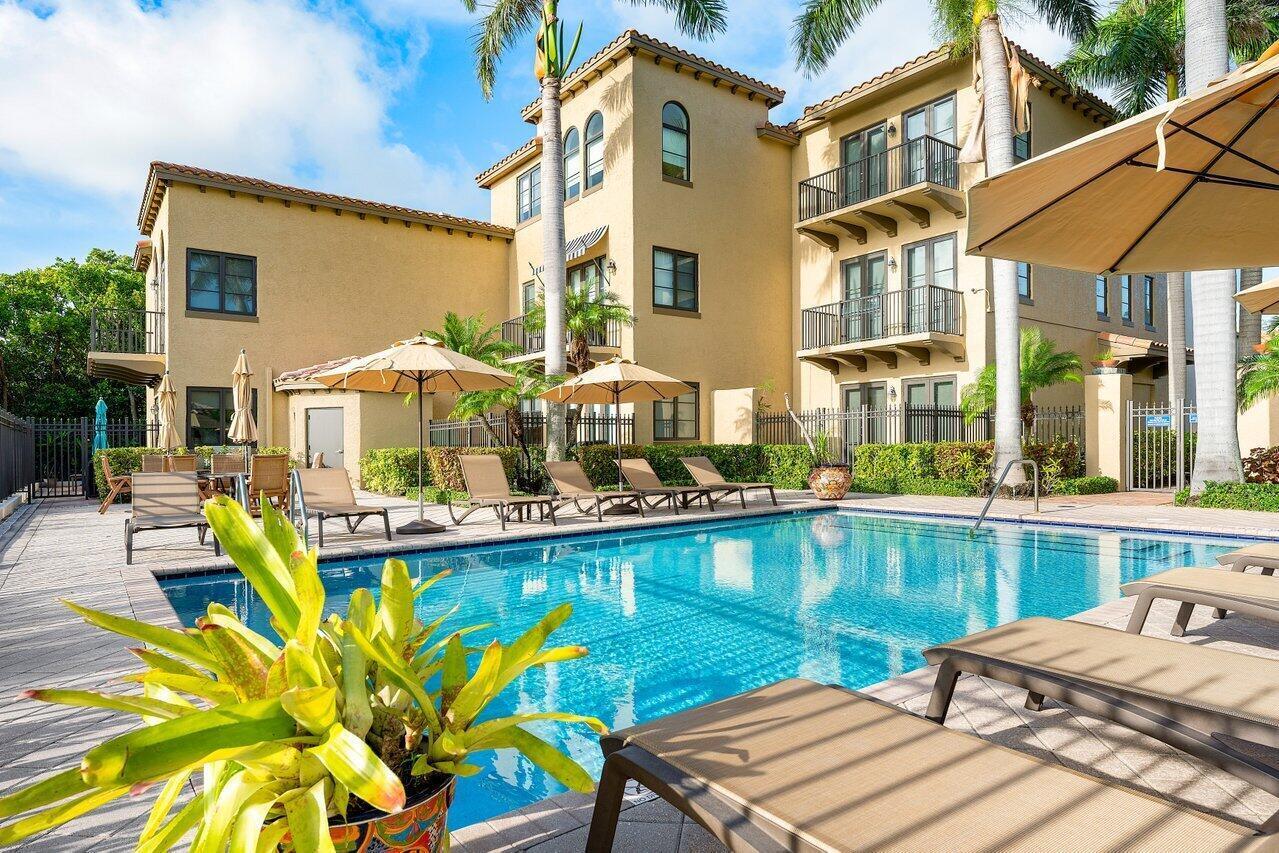 910 Via Villagio Property Photo 12