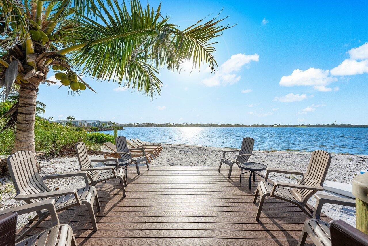 910 Via Villagio Property Photo 15