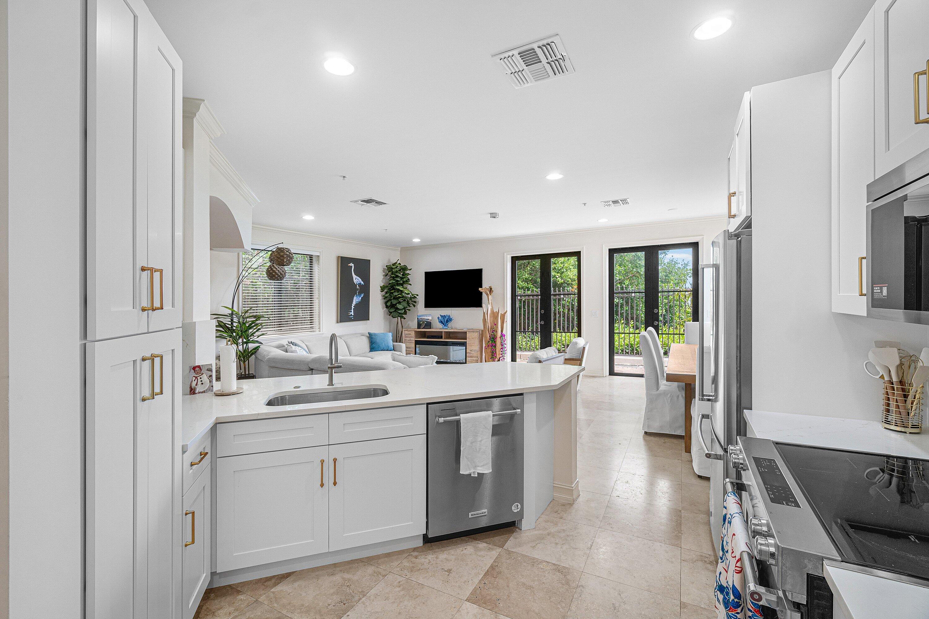 910 Via Villagio Property Photo 24