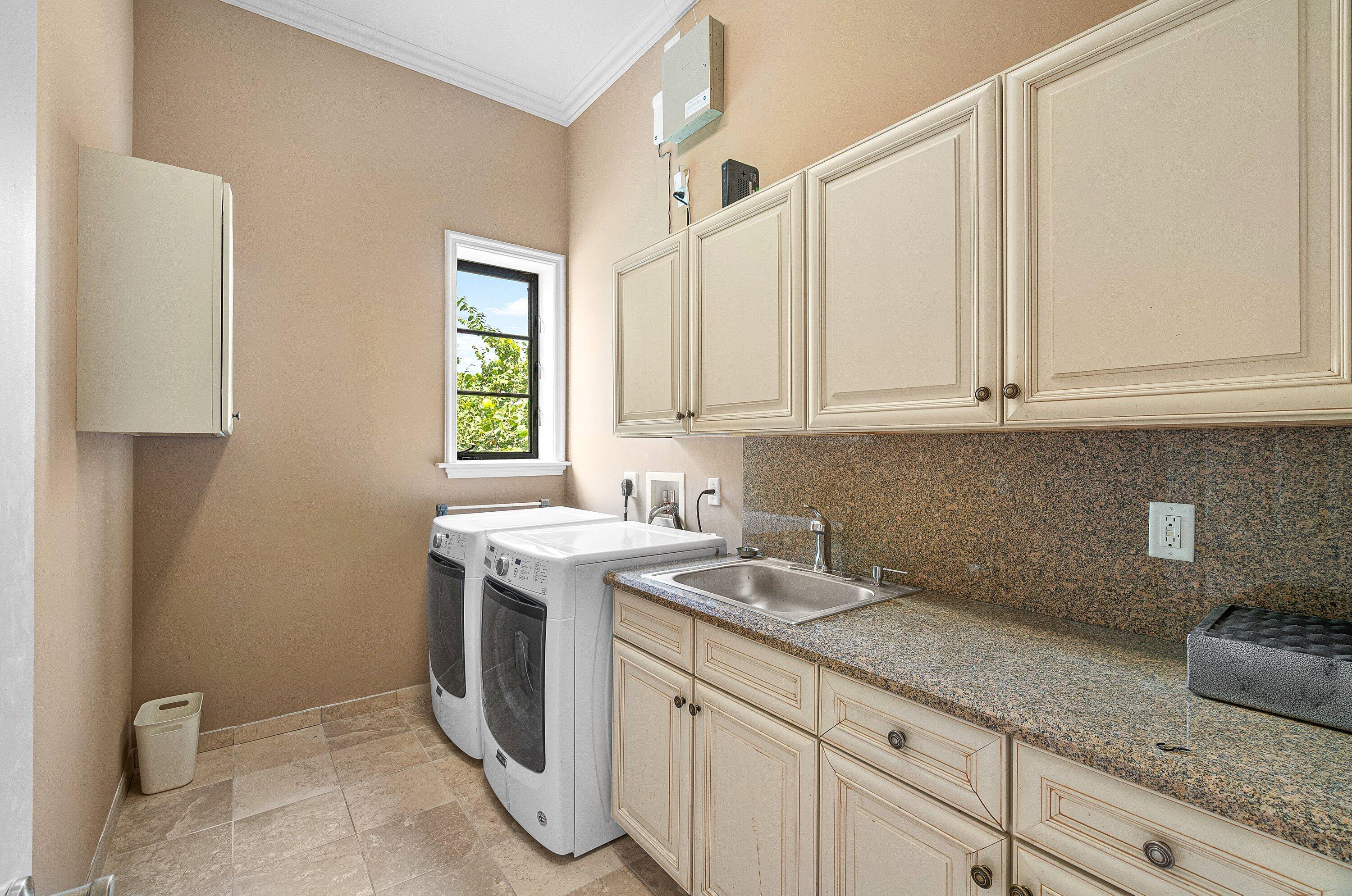 910 Via Villagio Property Photo 39
