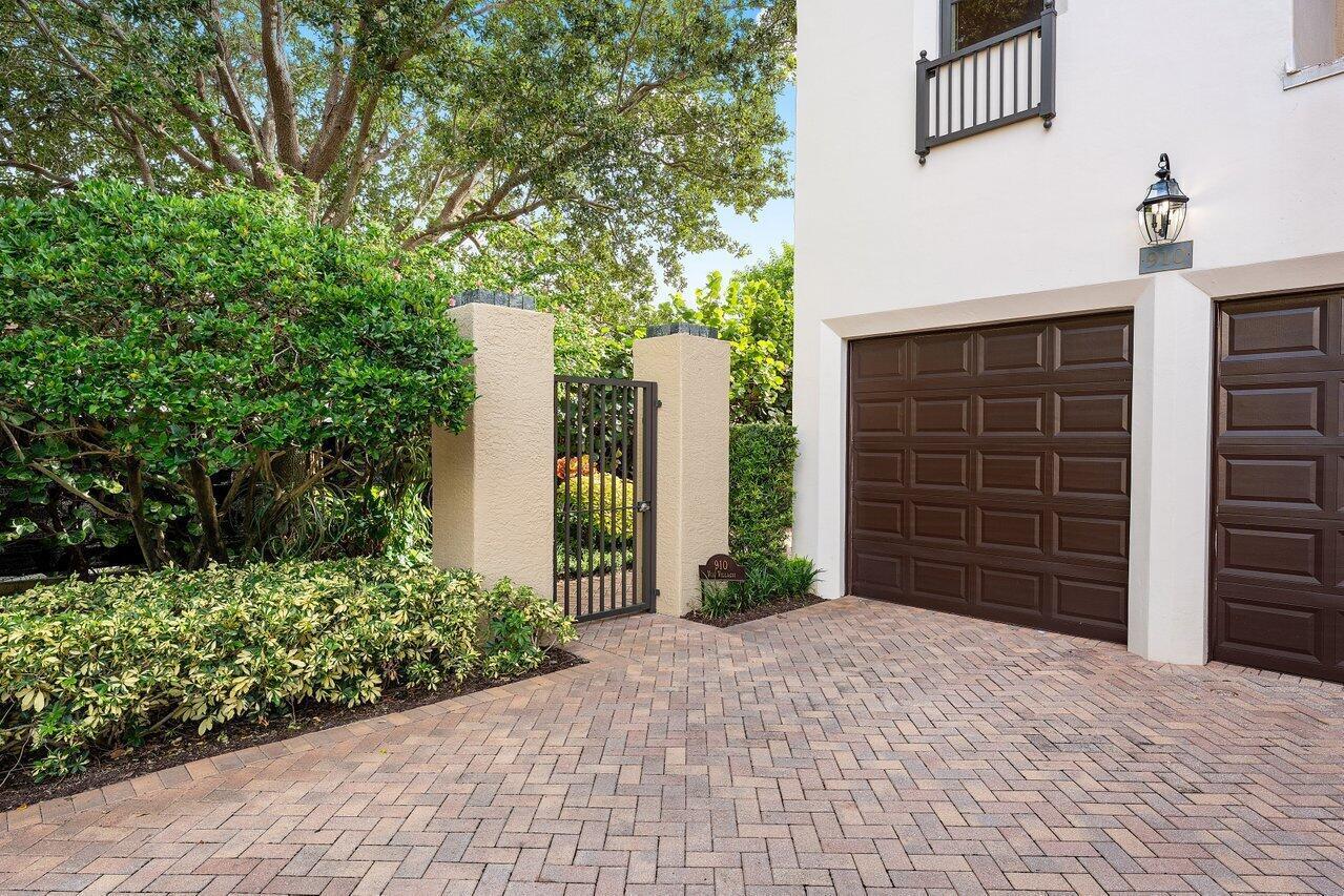 910 Via Villagio Property Photo 49