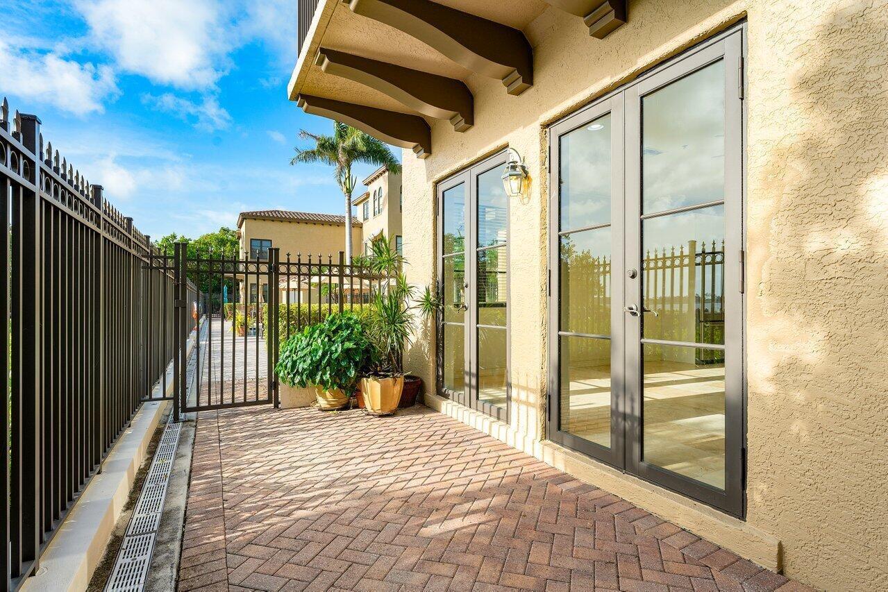 910 Via Villagio Property Photo 51
