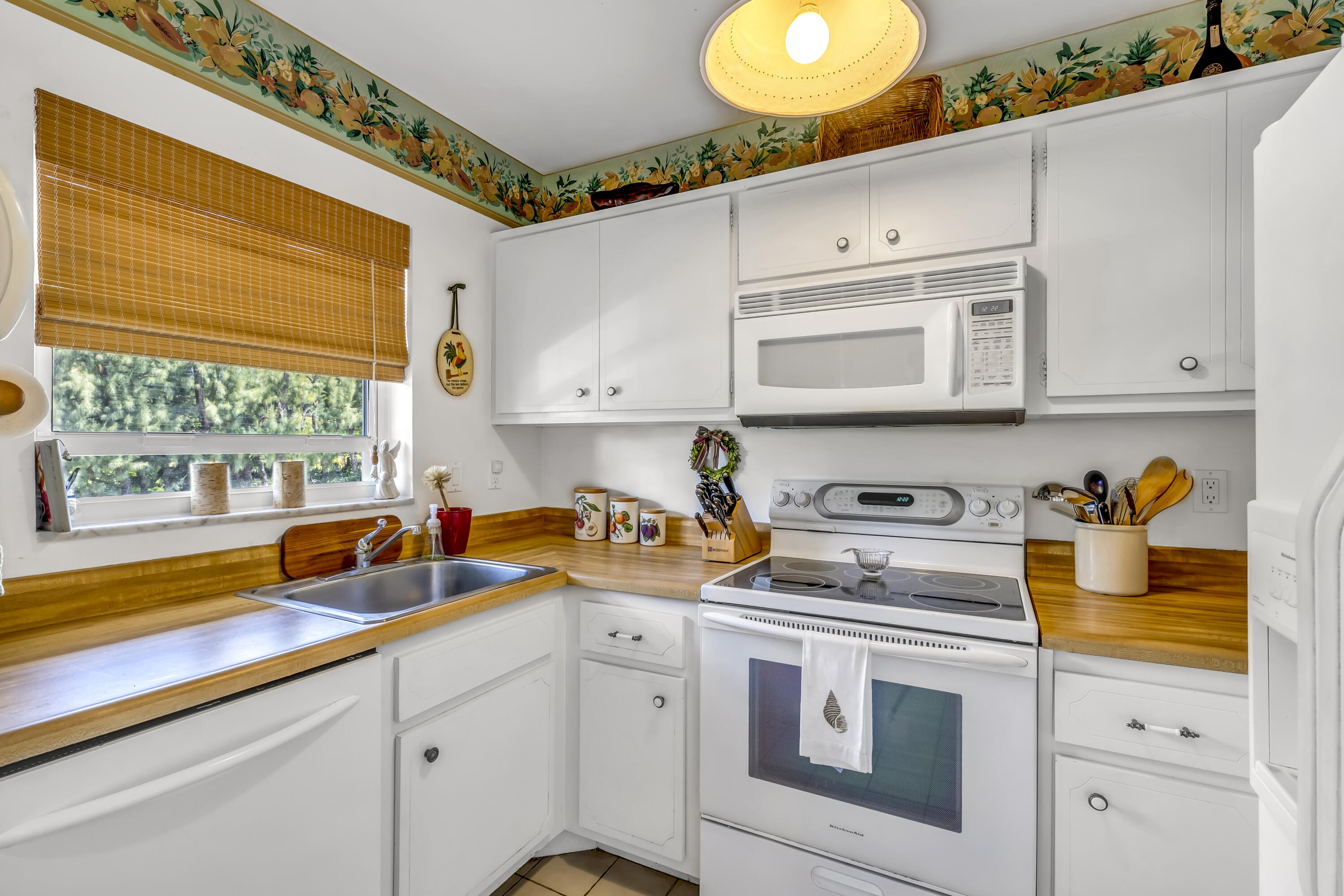 139 Sunrise Avenue 2080 Property Photo 2