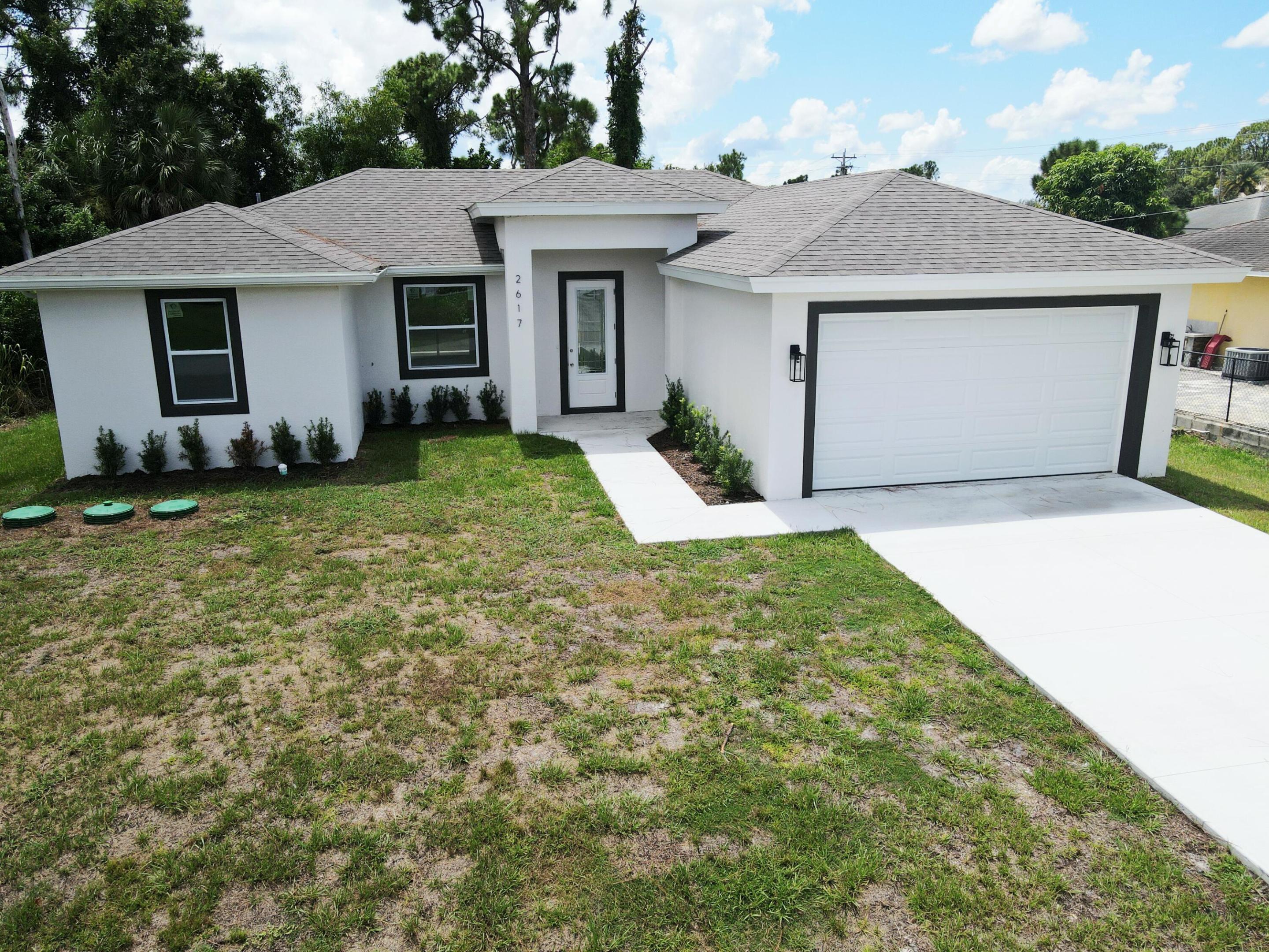 2617 10TH Street W Property Photo 1