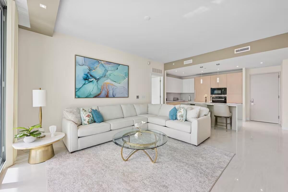 3100 N Ocean Drive H1707 Property Photo 13