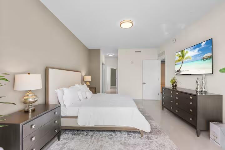 3100 N Ocean Drive H1707 Property Photo 18