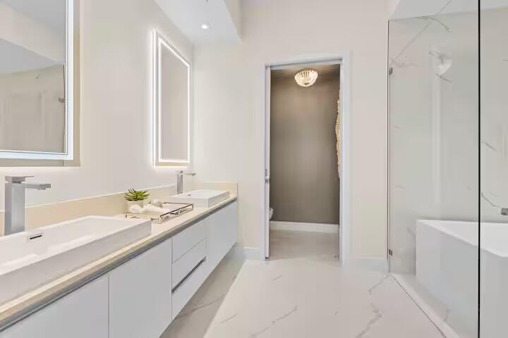 3100 N Ocean Drive H1707 Property Photo 21