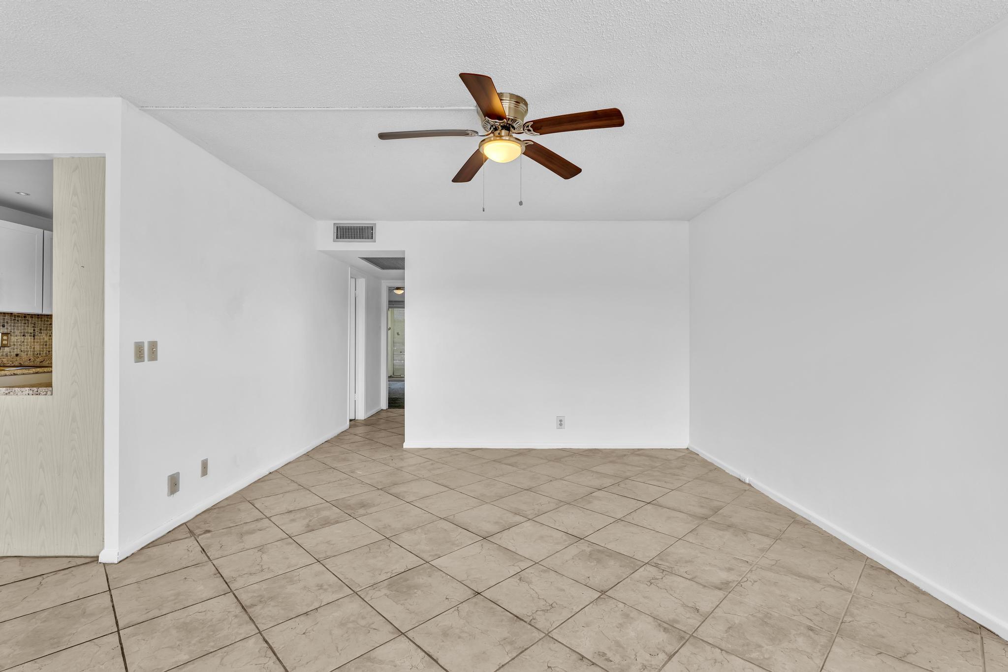 3076 Cornwall D Property Photo 13