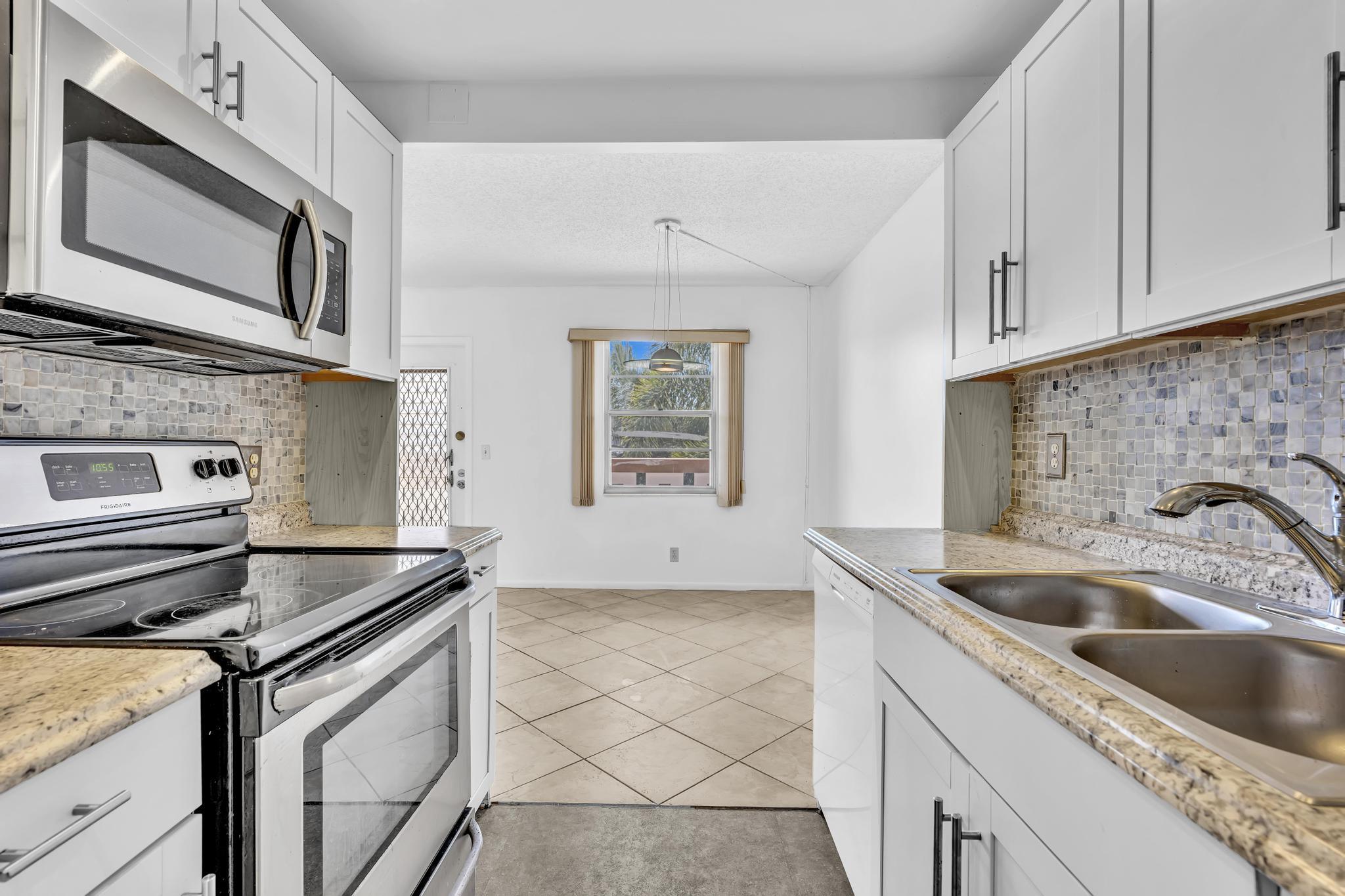 3076 Cornwall D Property Photo 24