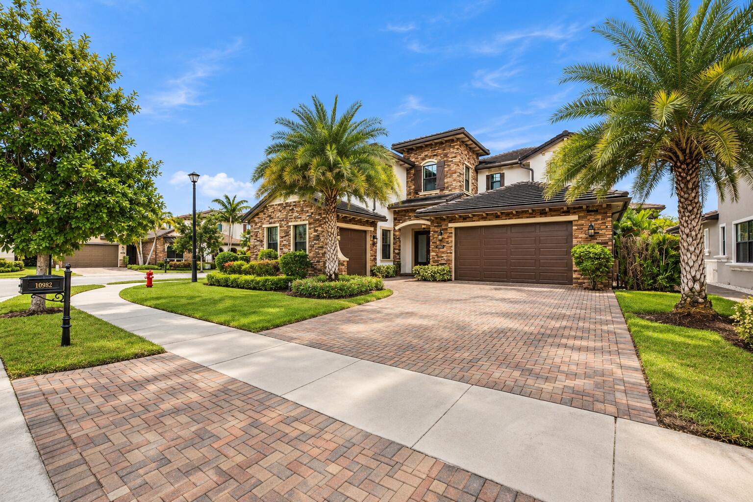 10982 Pinnacle Way Property Photo 1