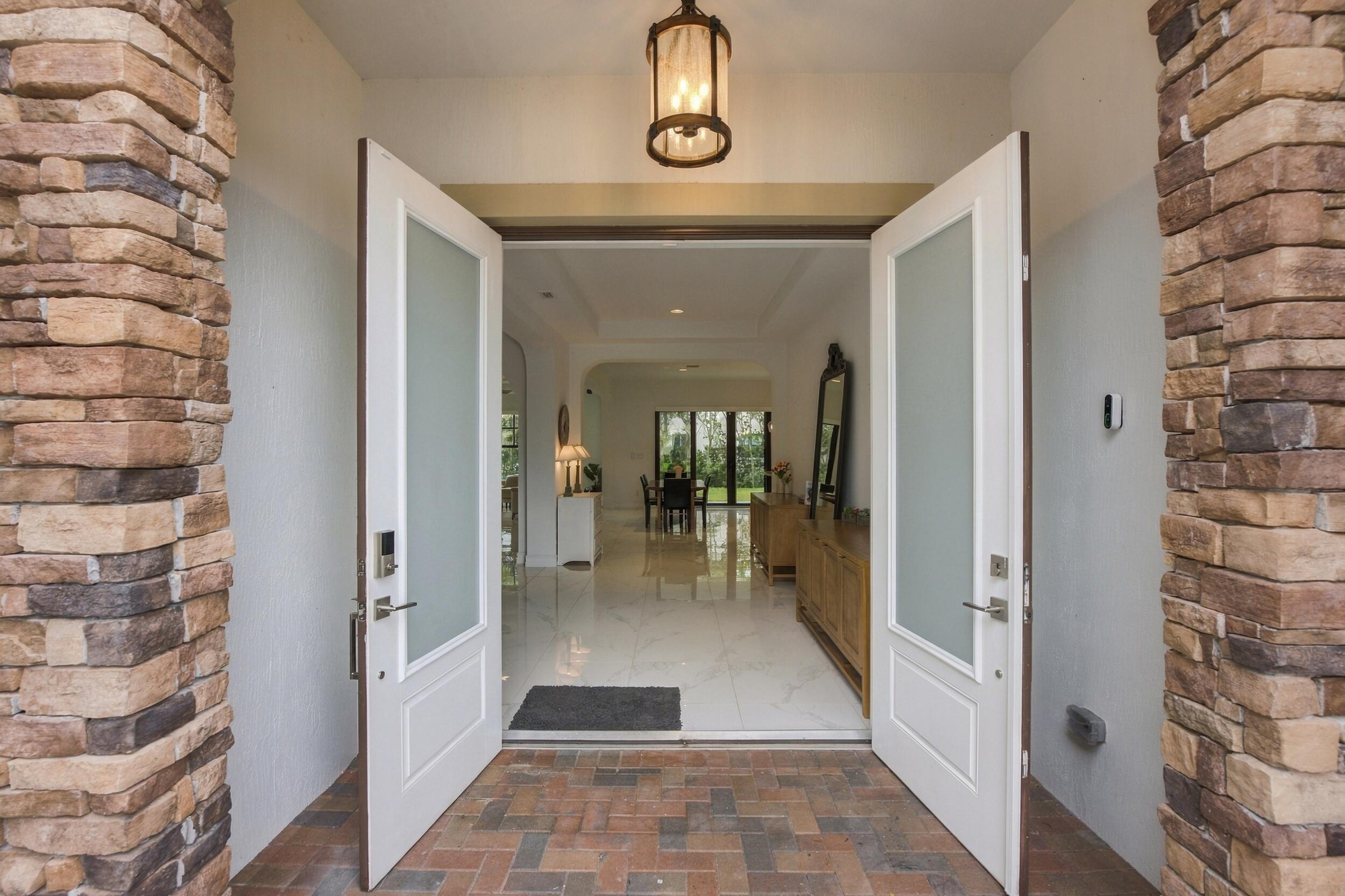 10982 Pinnacle Way Property Photo 6