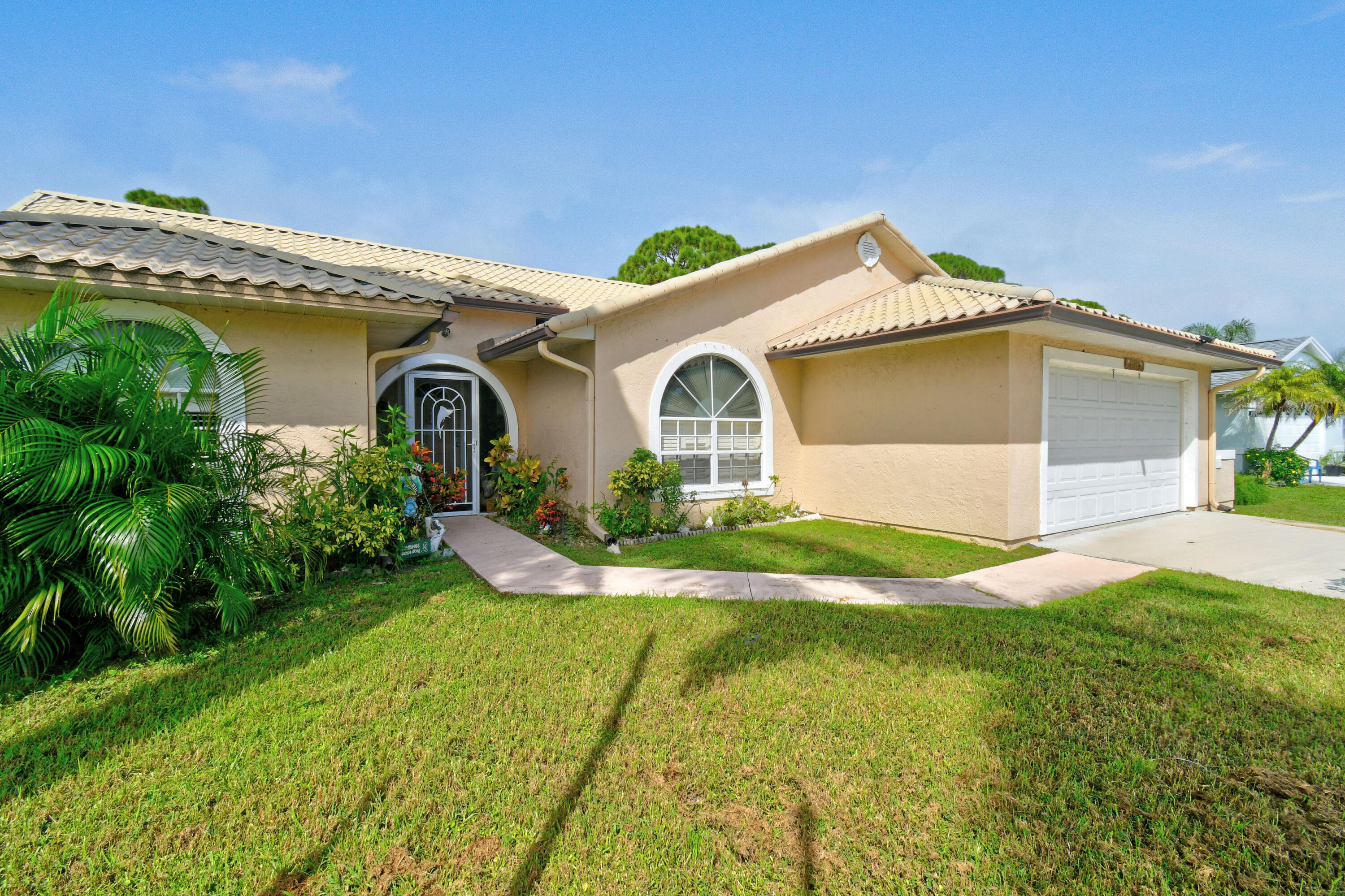1758 Se Duma Terrace Property Photo 1