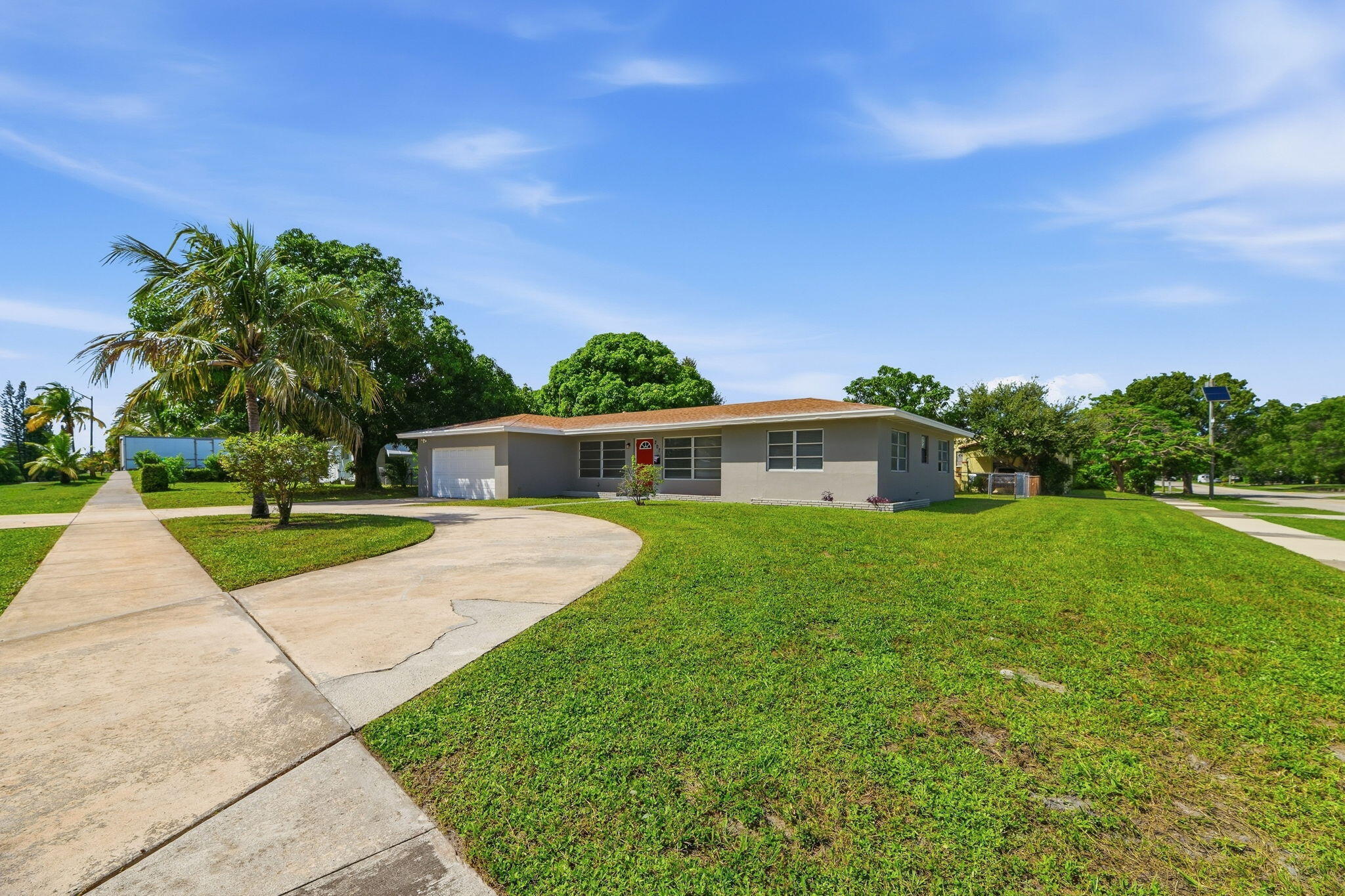 207 Bayberry Drive Property Photo 1