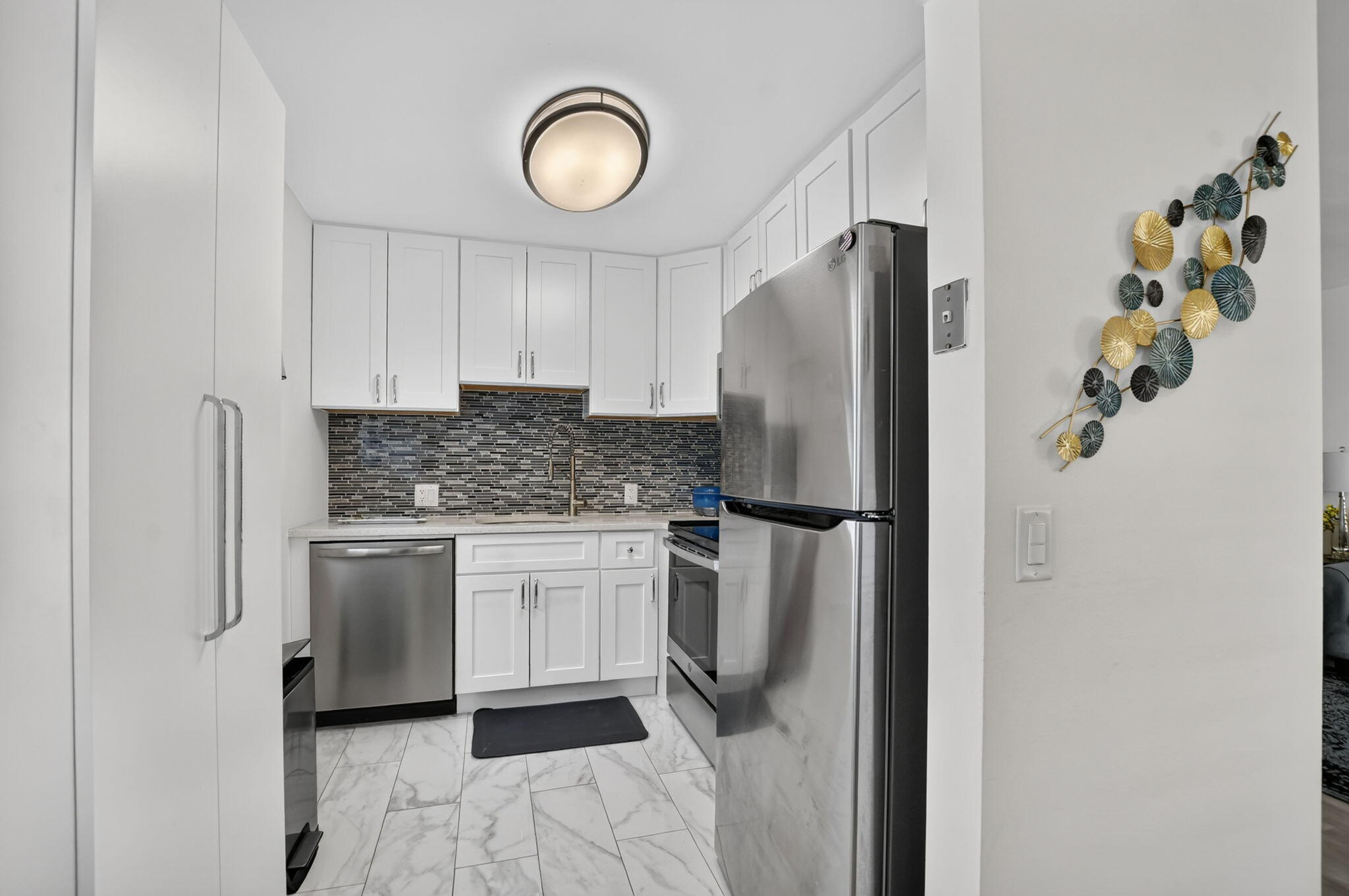 150 Mansfield D Property Photo 3
