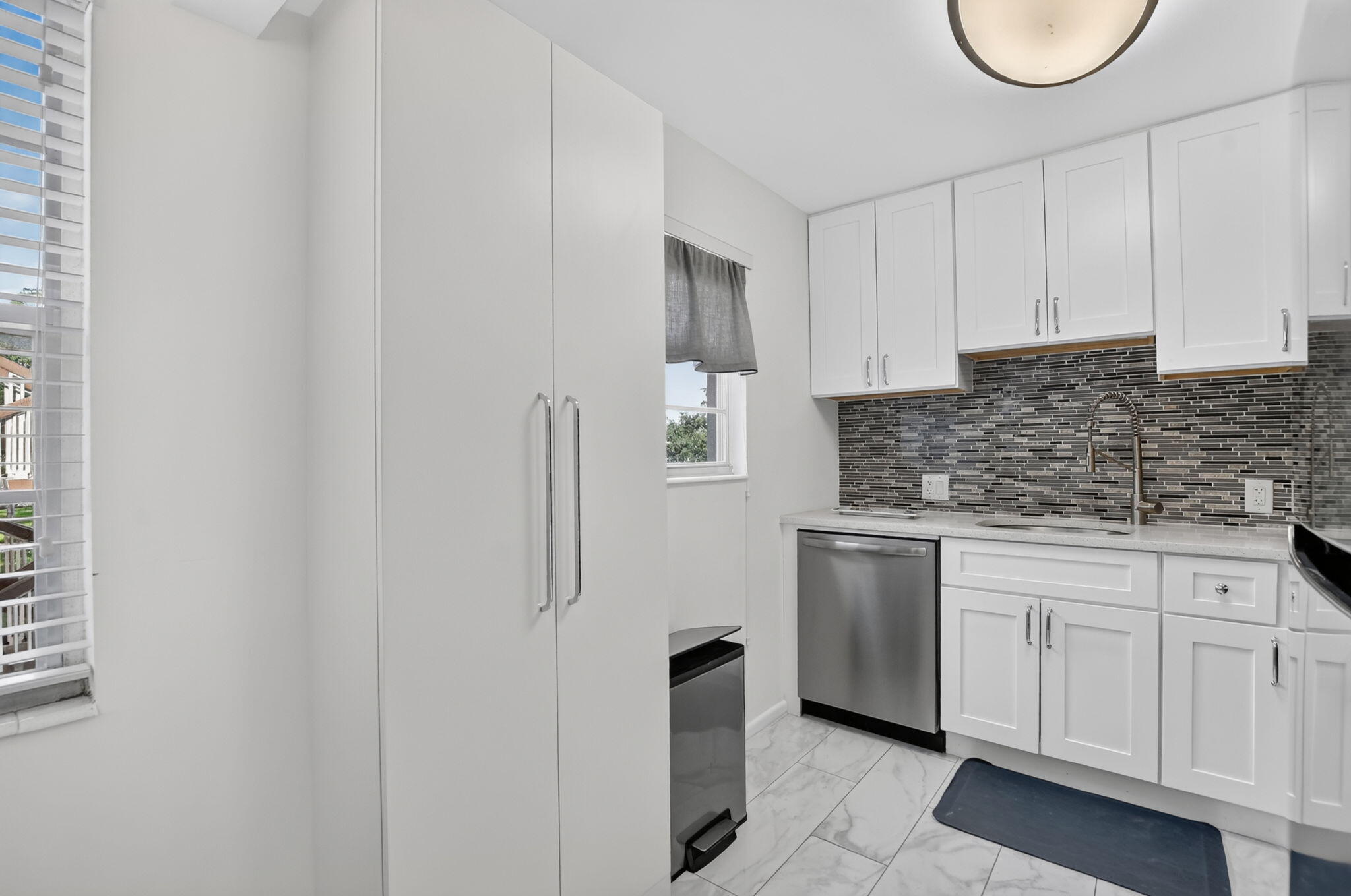 150 Mansfield D Property Photo 5