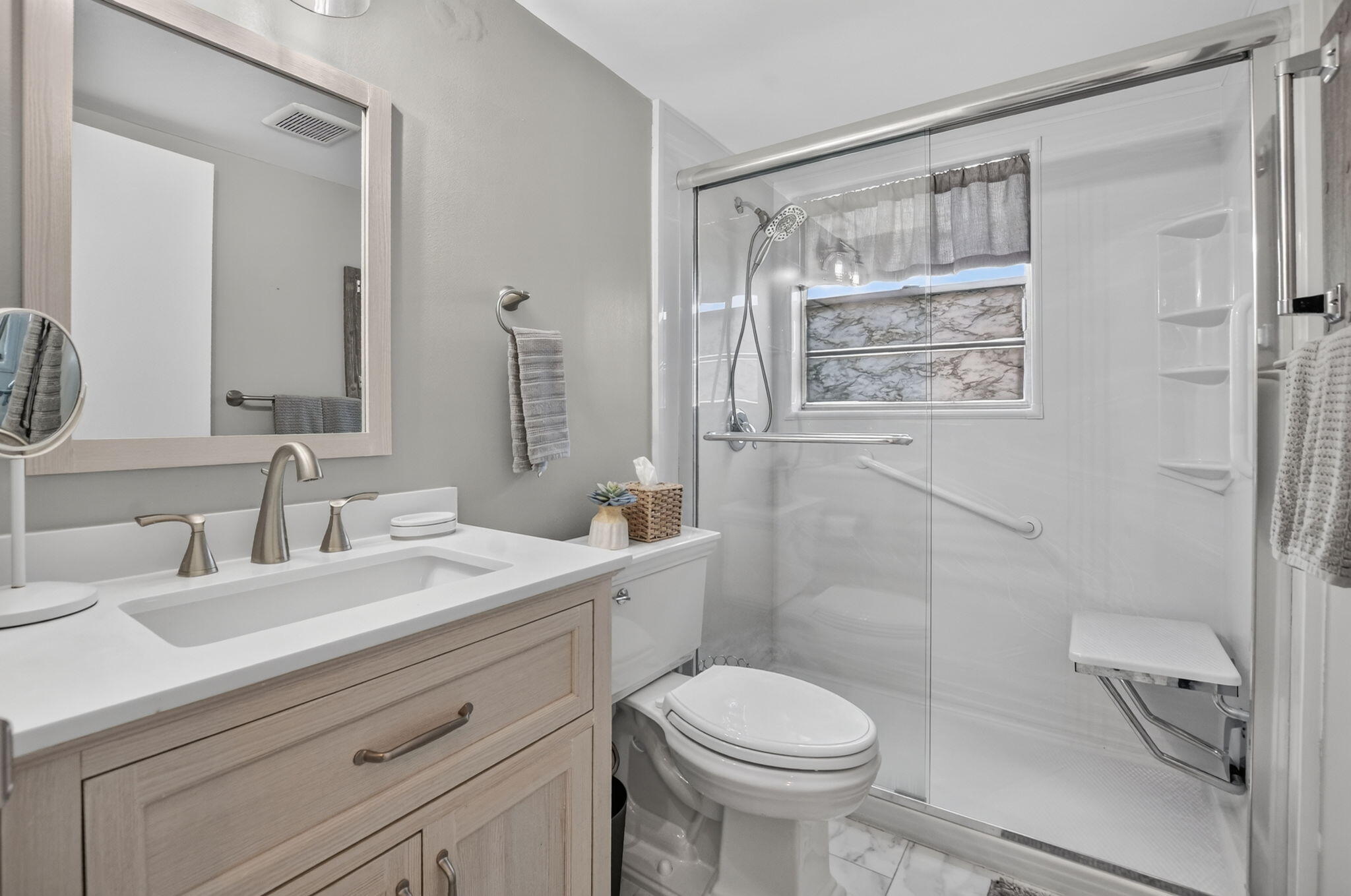 150 Mansfield D Property Photo 15