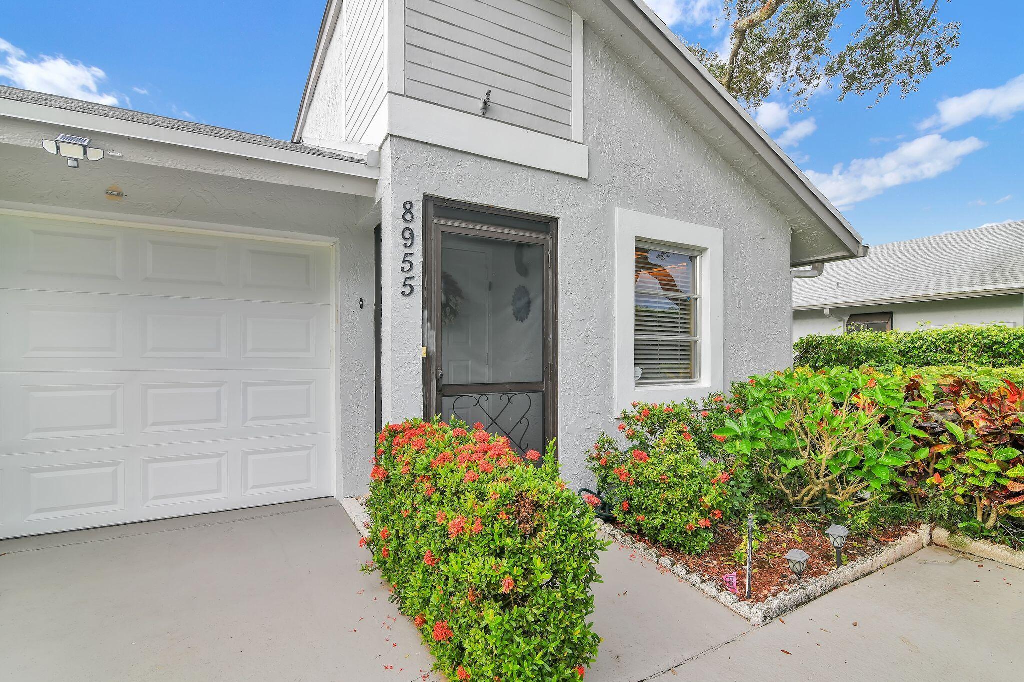 8955 SUNSCAPE Lane Property Photo 1