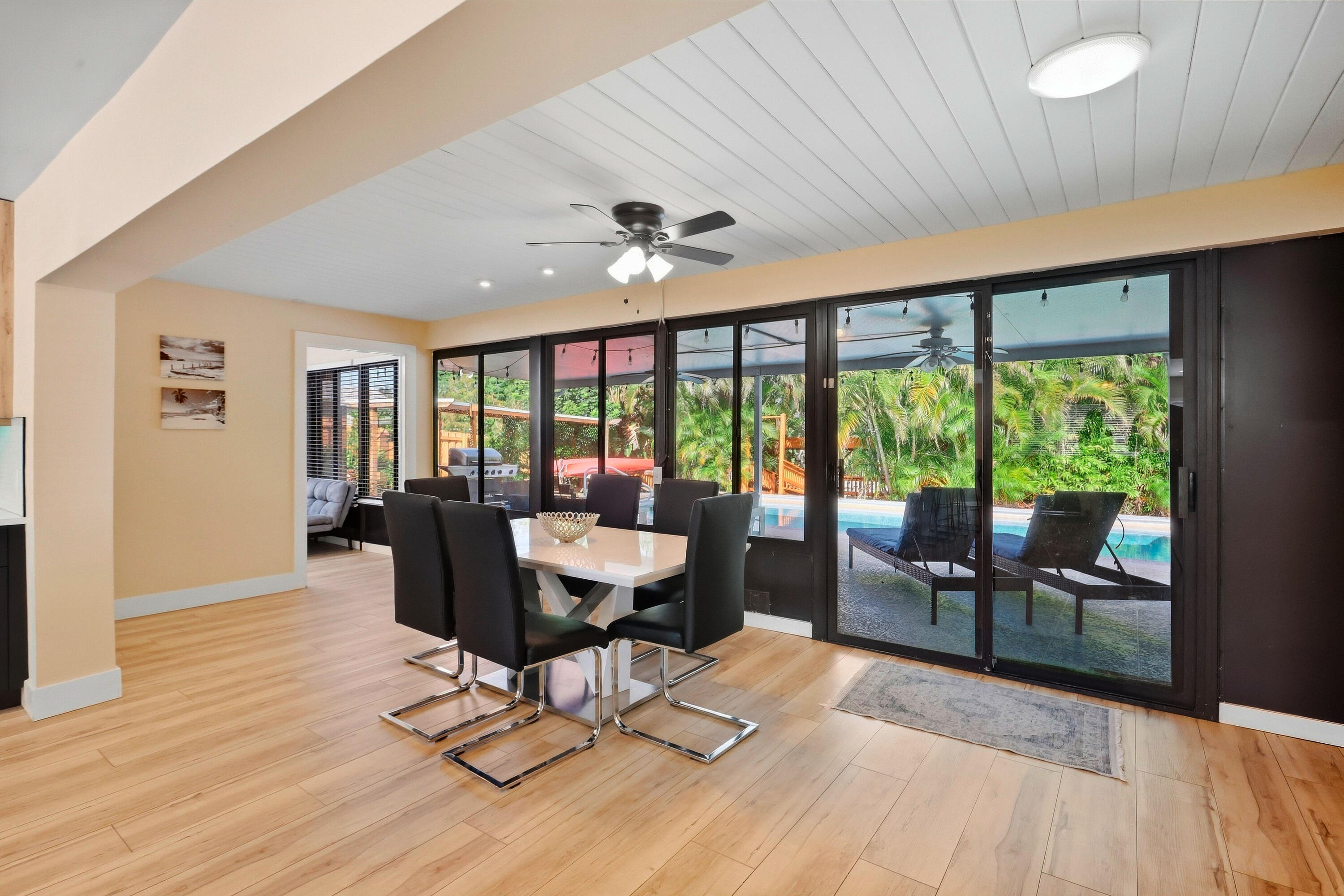 6880 Kingston Drive Property Photo 11