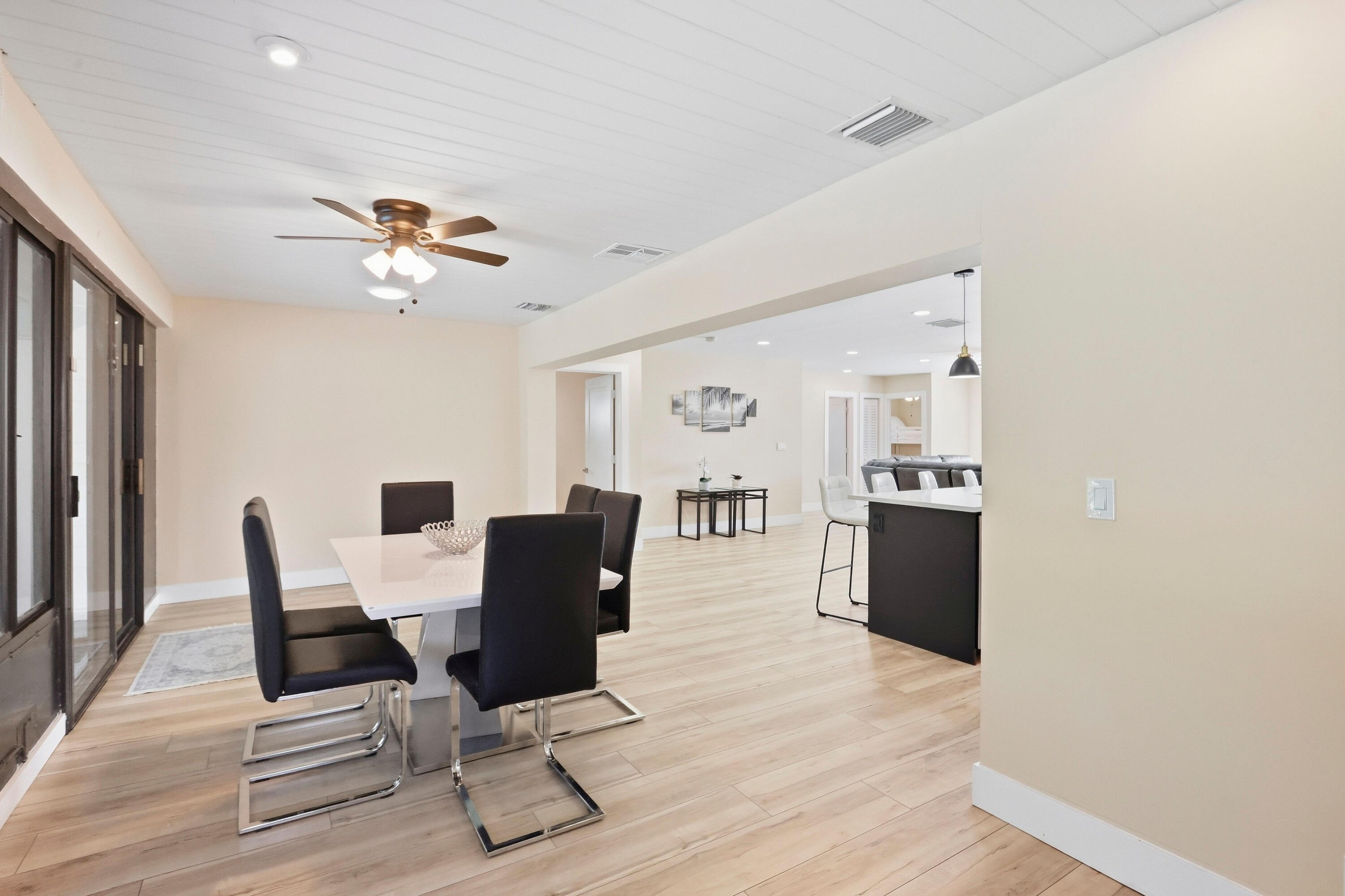 6880 Kingston Drive Property Photo 12