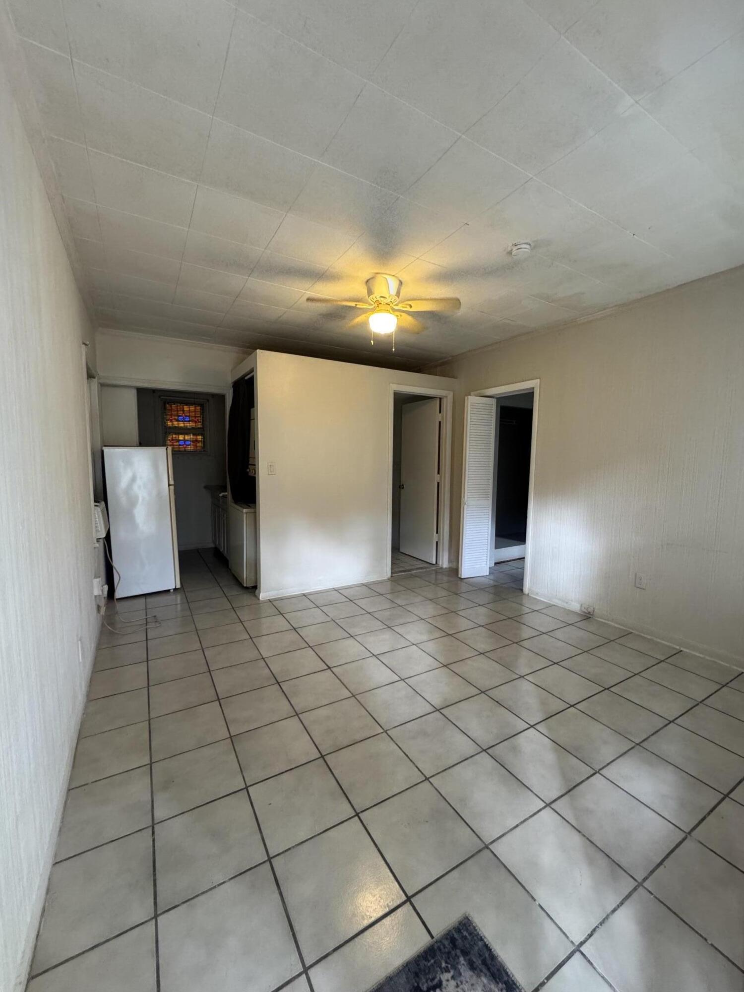 1217 SE 1ST Street Property Photo 1