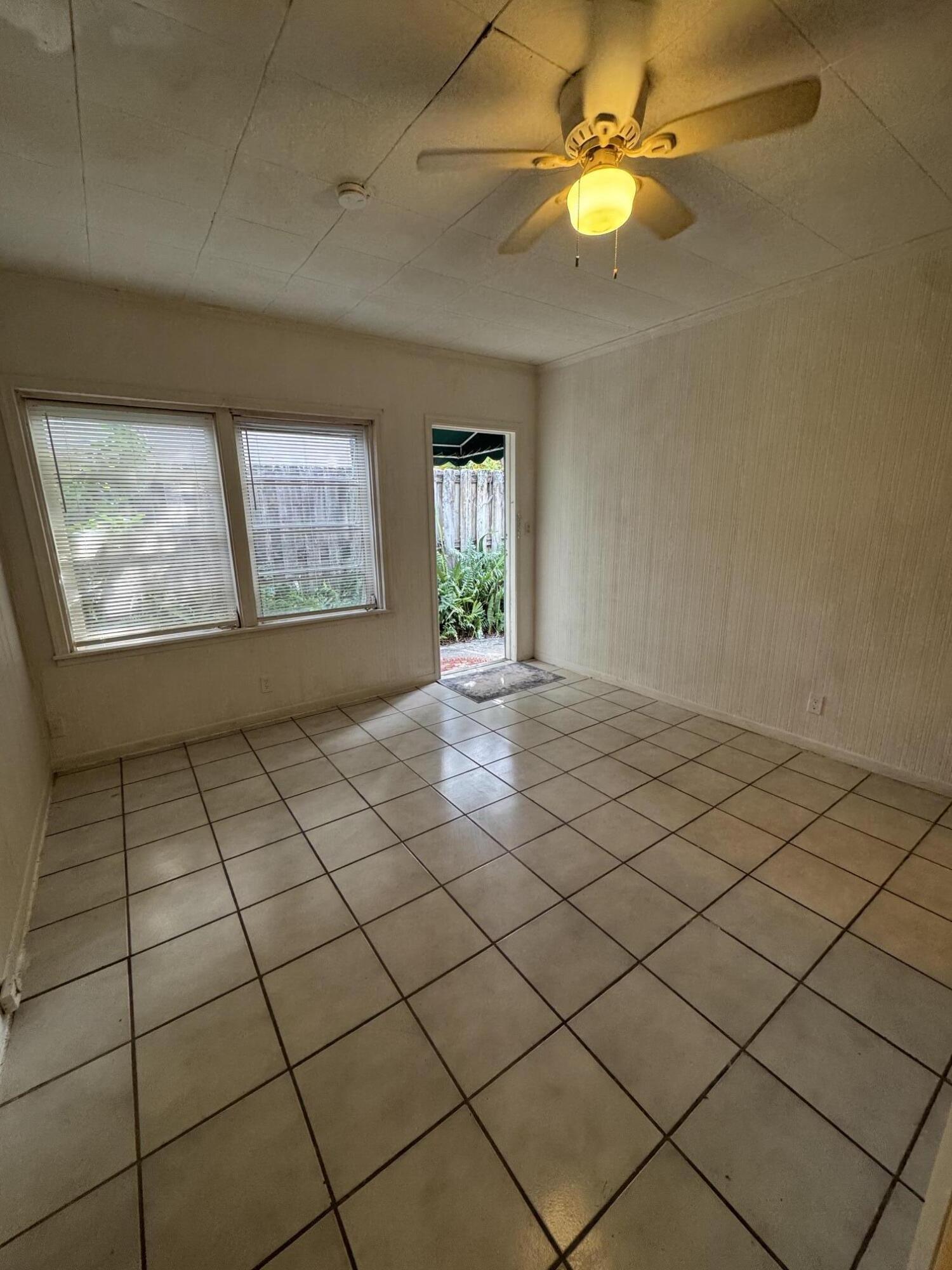1217 Se 1st Street Property Photo 2