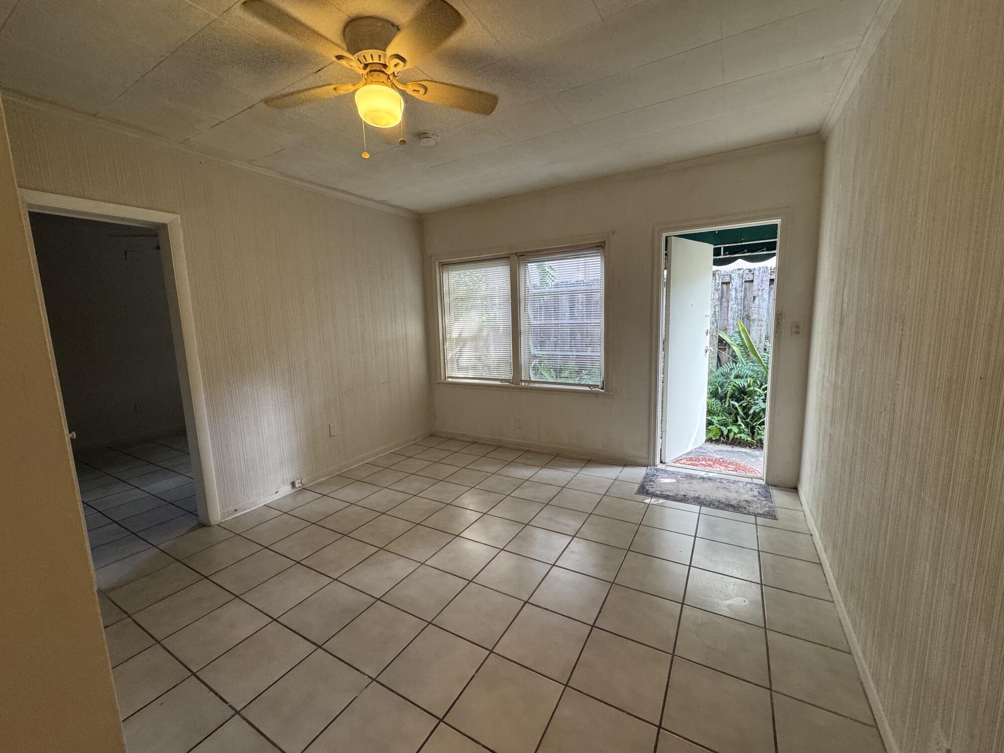 1217 Se 1st Street Property Photo 3