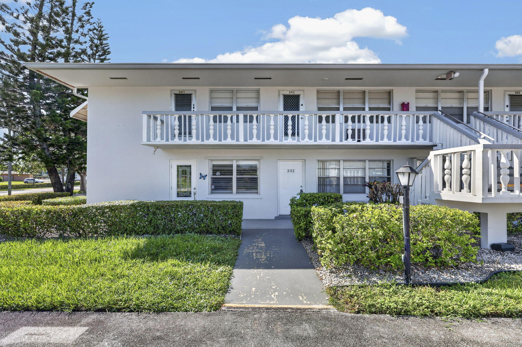 332 NORTHAMPTON Q Property Photo 1
