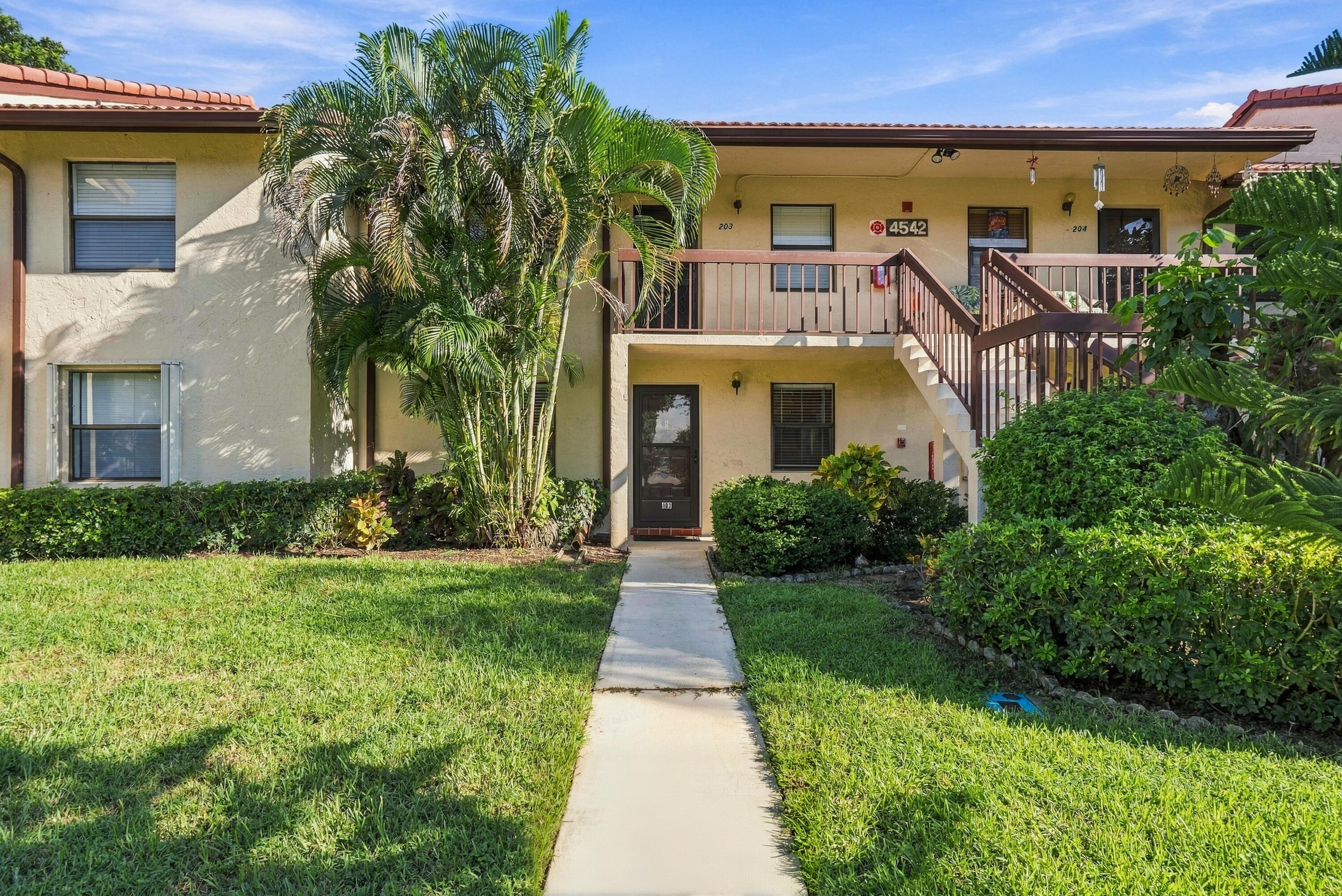 4542 Lucerne Lakes Boulevard E 103 Property Photo 1