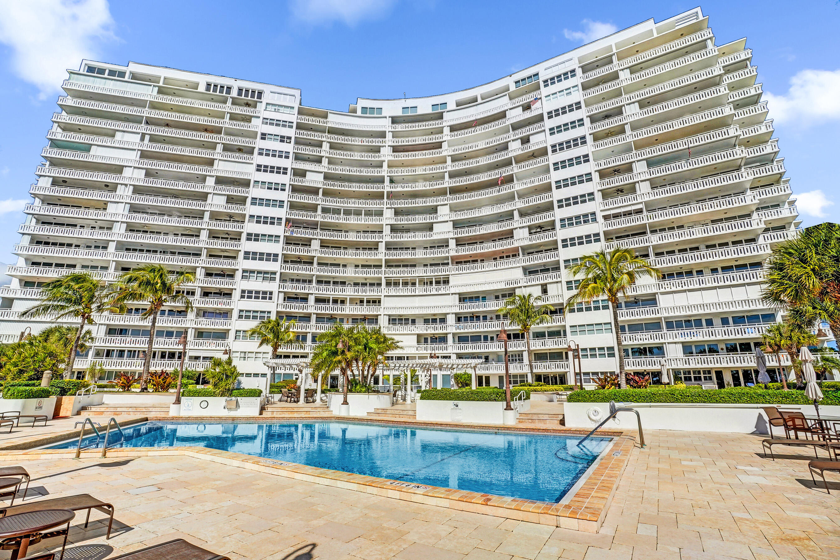 2000 S Ocean Drive 604 Property Photo 2
