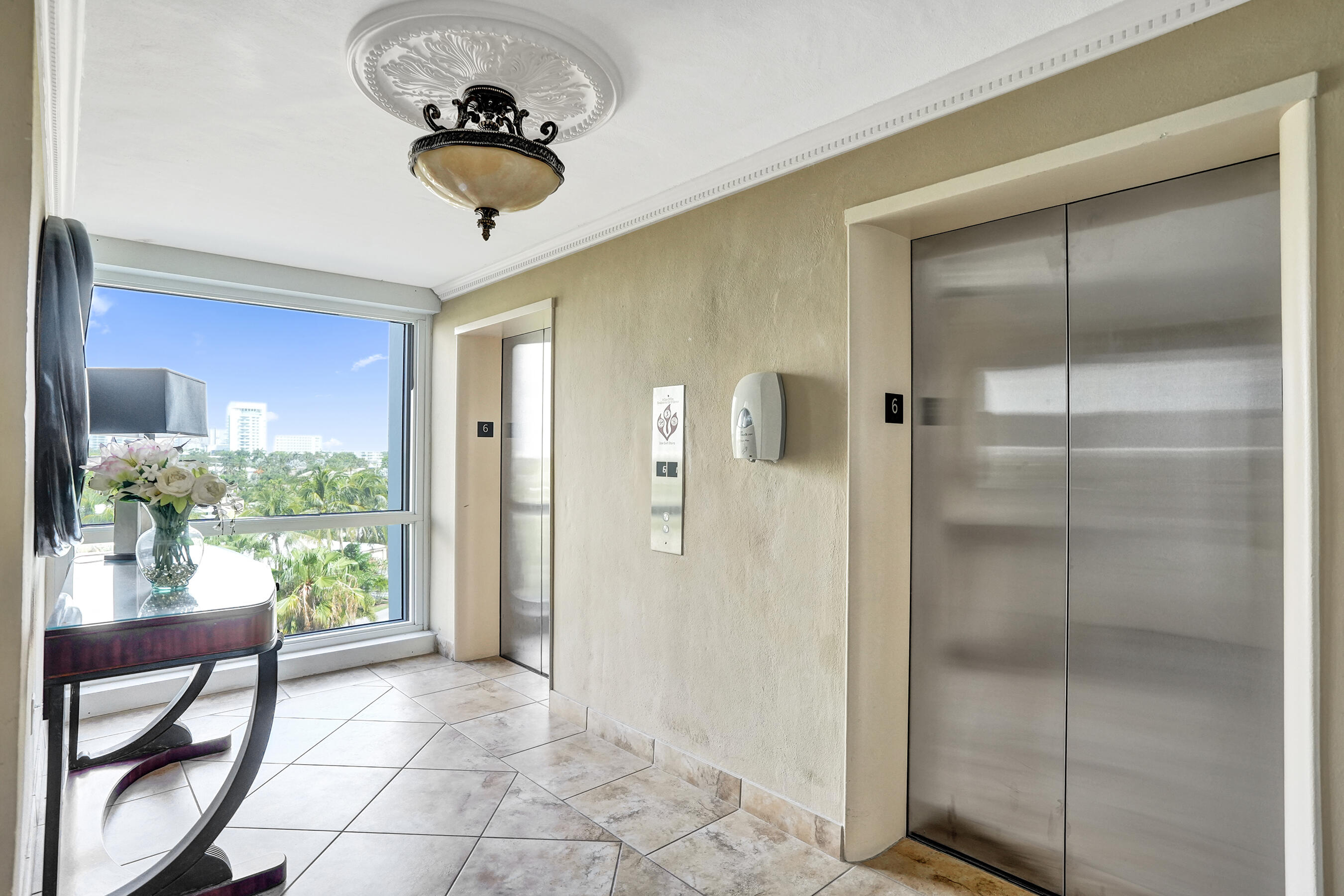 2000 S Ocean Drive 604 Property Photo 3