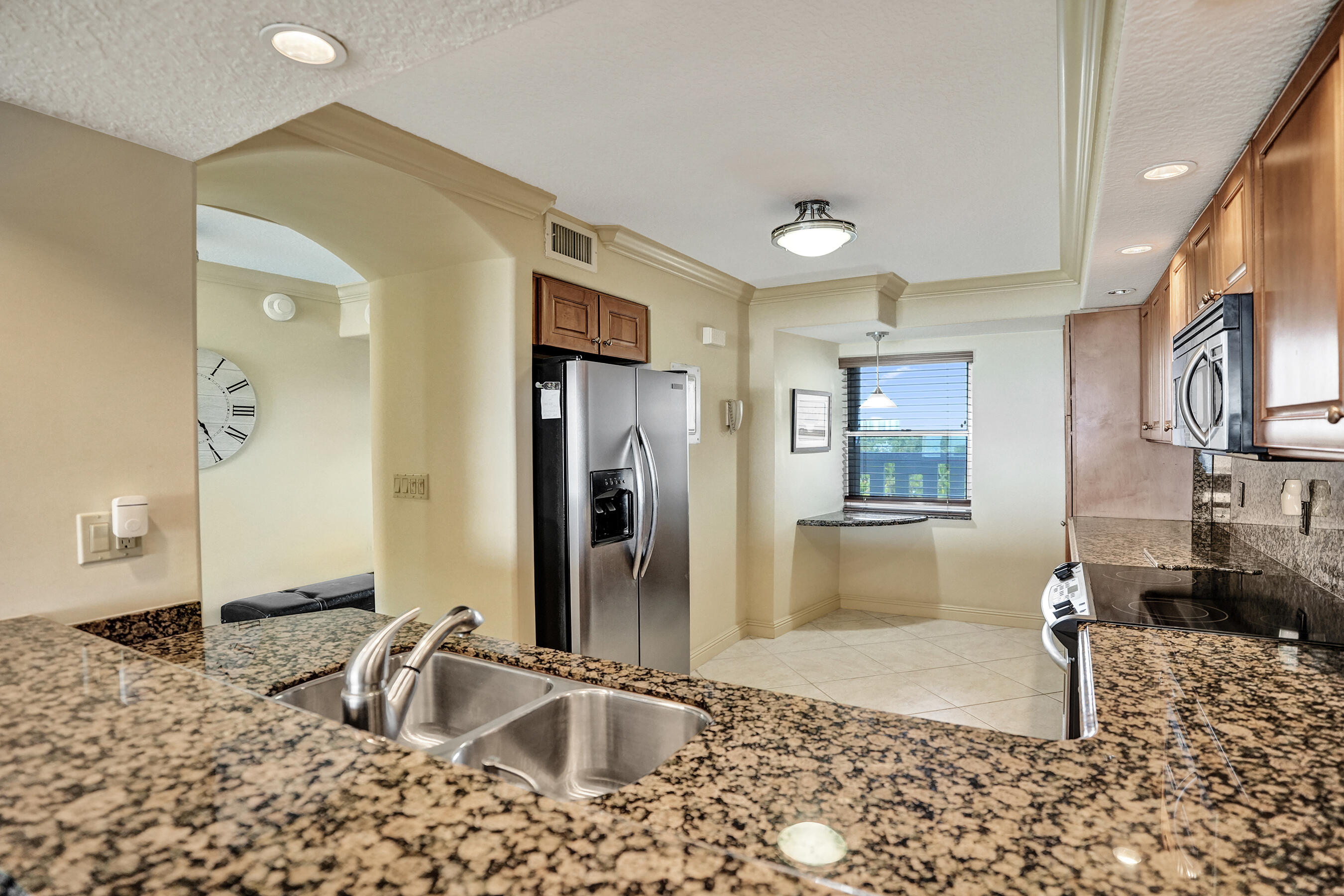 2000 S Ocean Drive 604 Property Photo 6