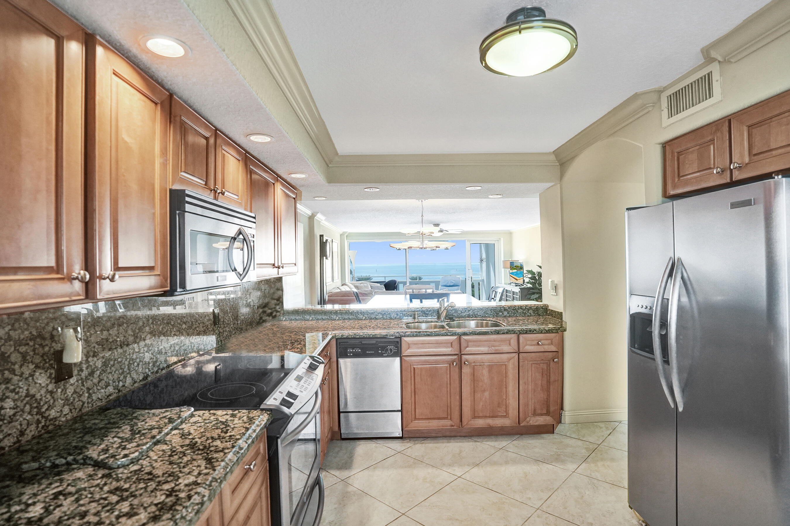 2000 S Ocean Drive 604 Property Photo 7