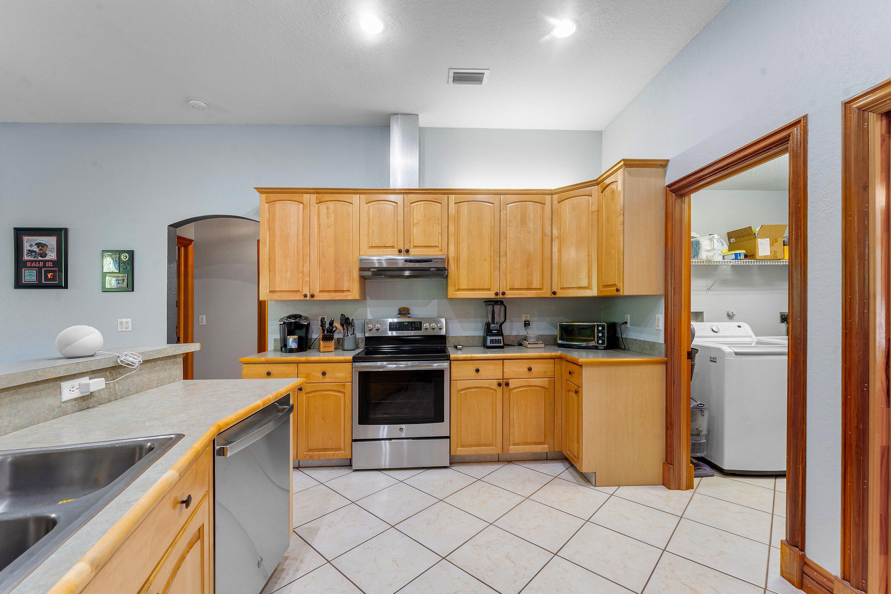 15575 88th Place N Property Photo 11