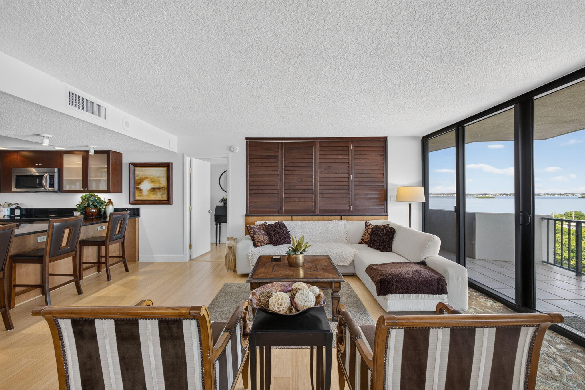 4200 N Ocean Drive 1-905 Property Photo 3