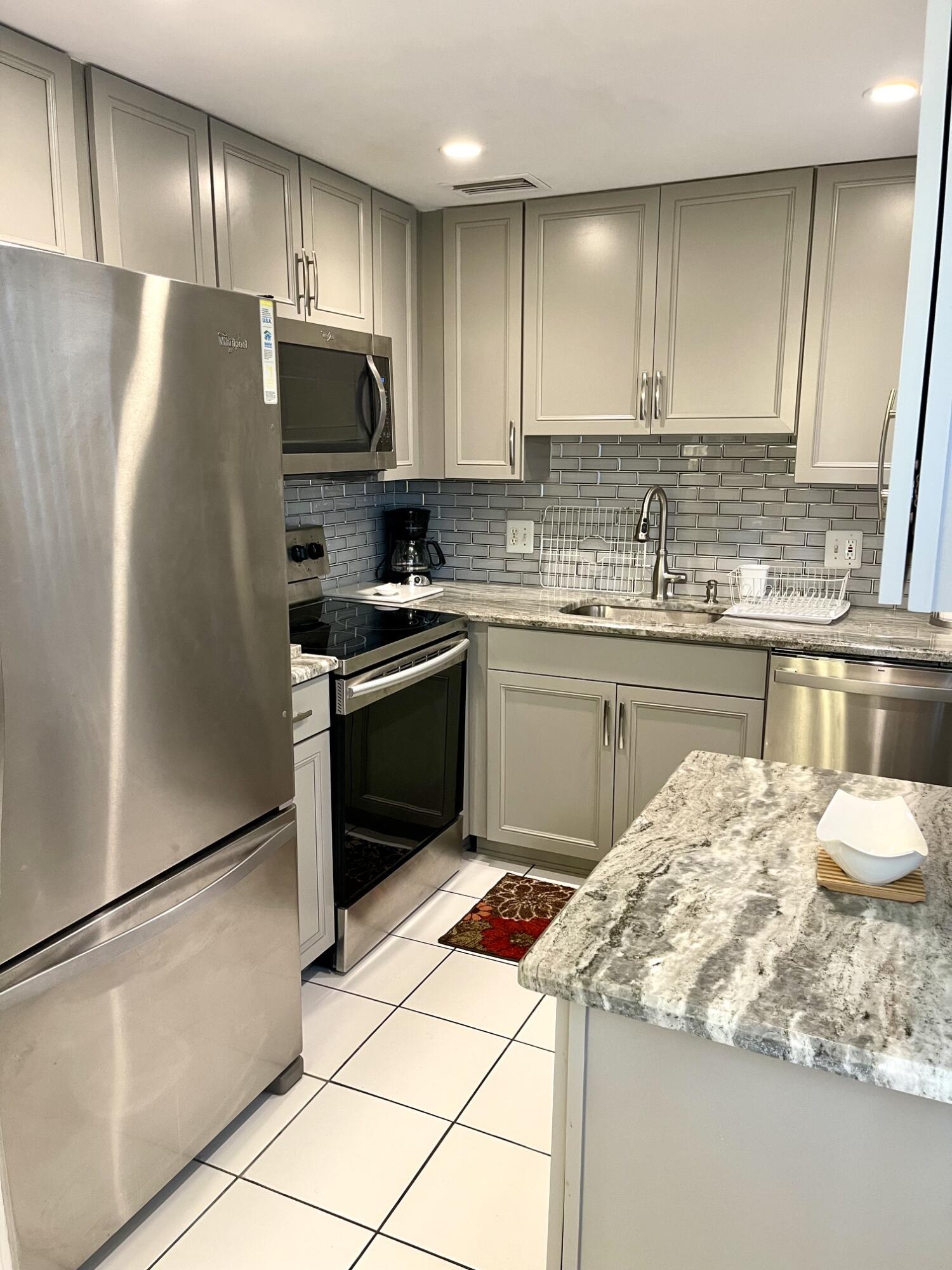 104 KENT G 104 Property Photo 1