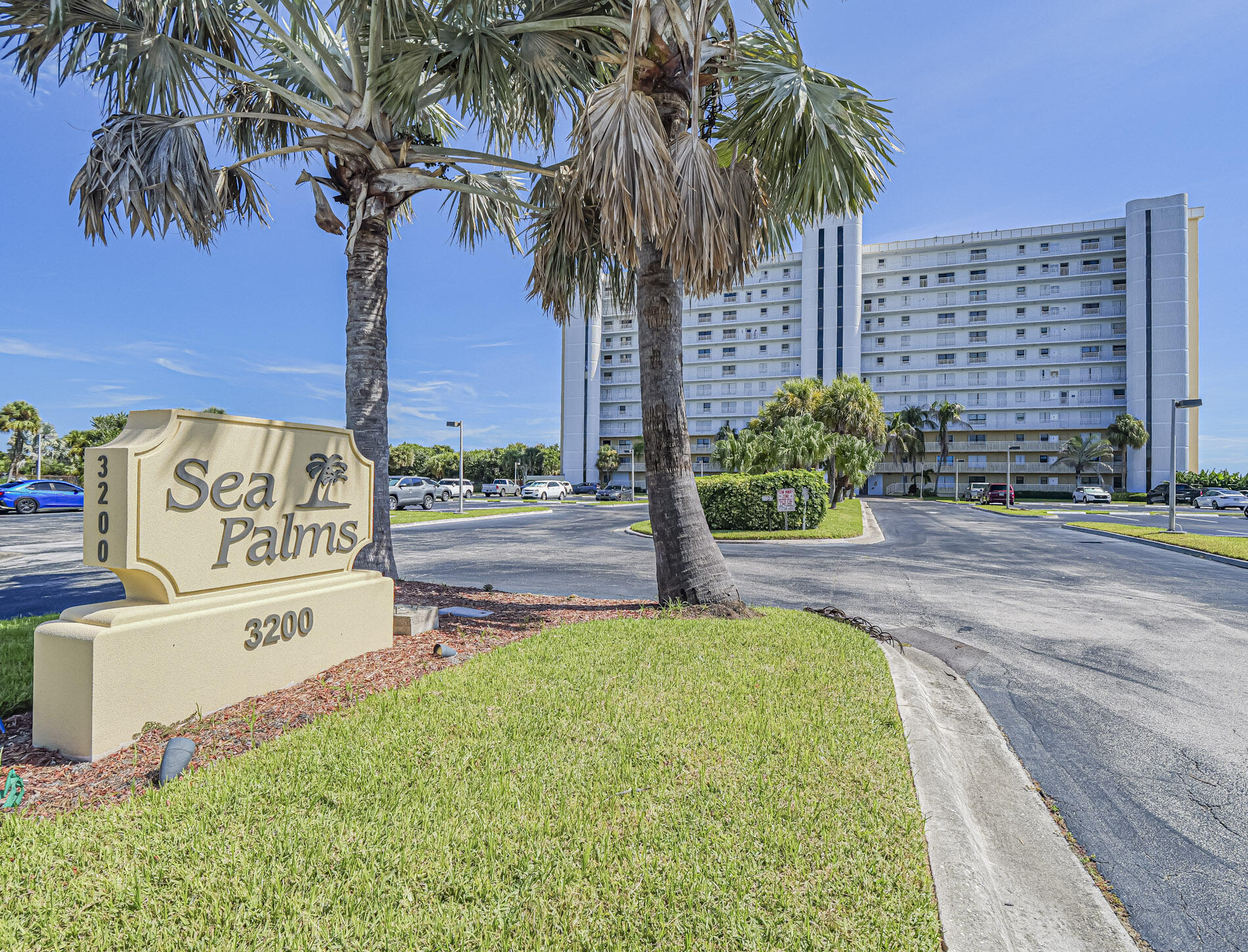 3200 N Highway A1a 1004 Property Photo 1