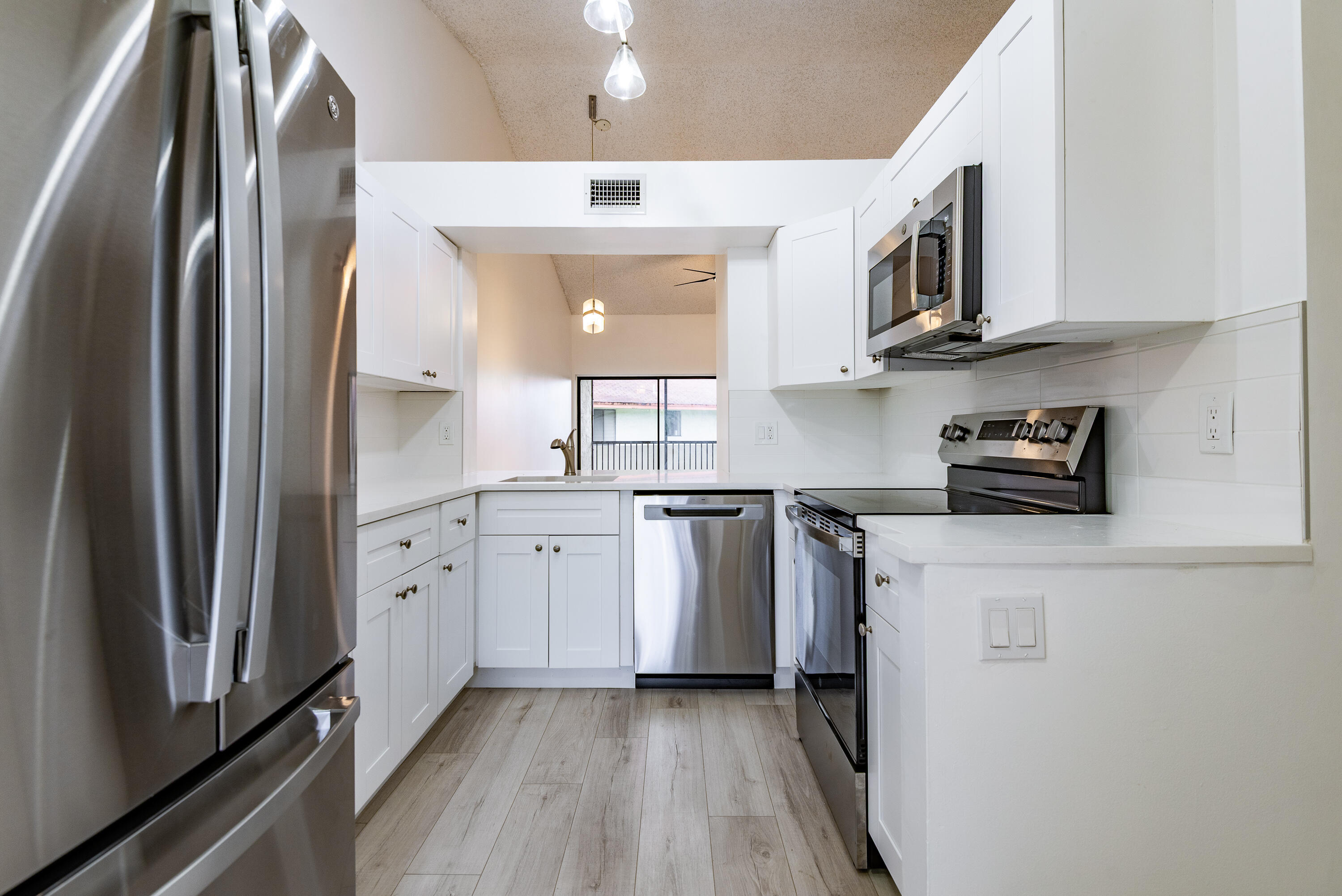 5590 COURTYARD Drive Property Photo 1