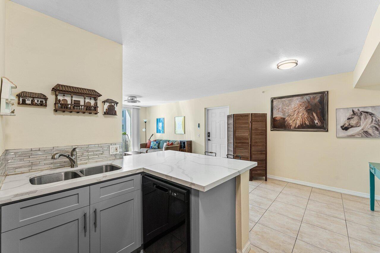603 Villa Circle Property Photo 8