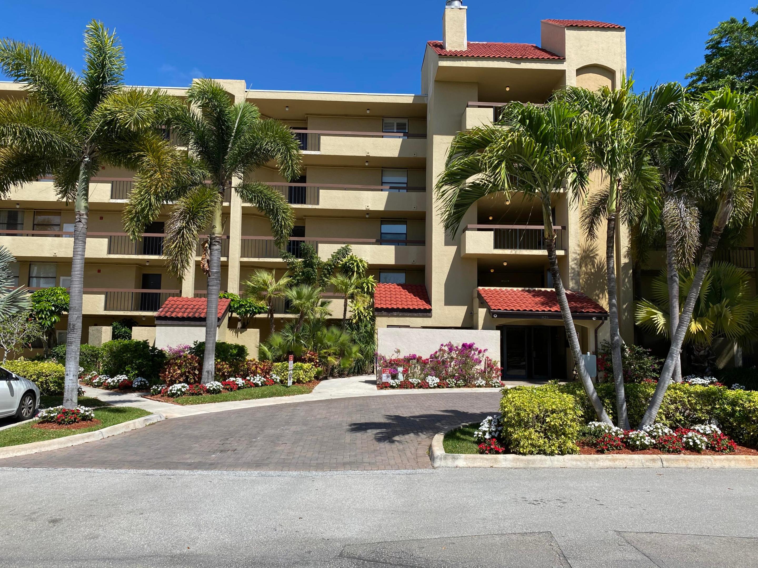 825 EGRET Circle 103 Property Photo 1