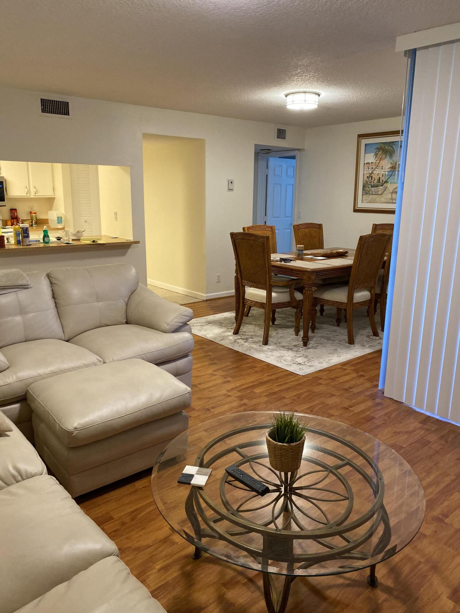 825 Egret Circle 103 Property Photo 3