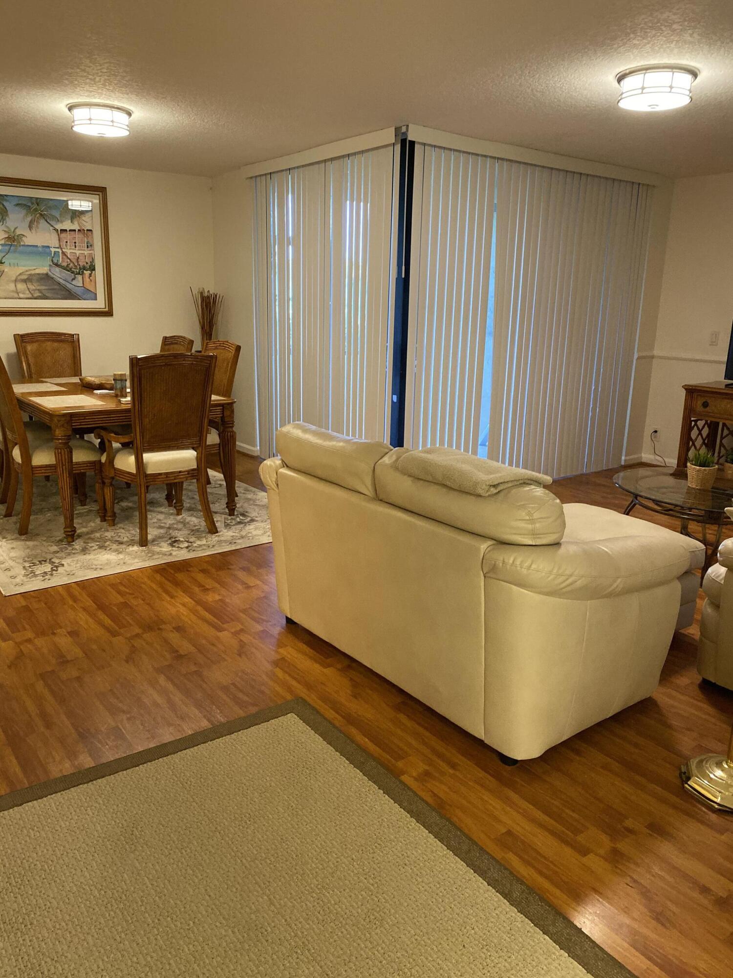 825 Egret Circle 103 Property Photo 4
