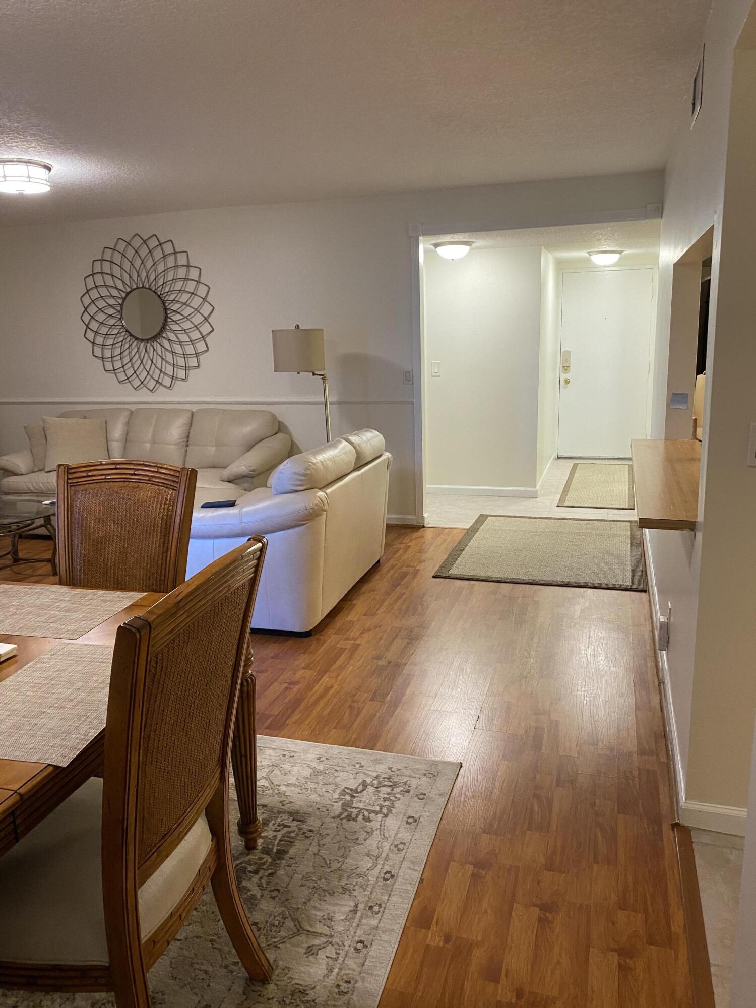 825 Egret Circle 103 Property Photo 5