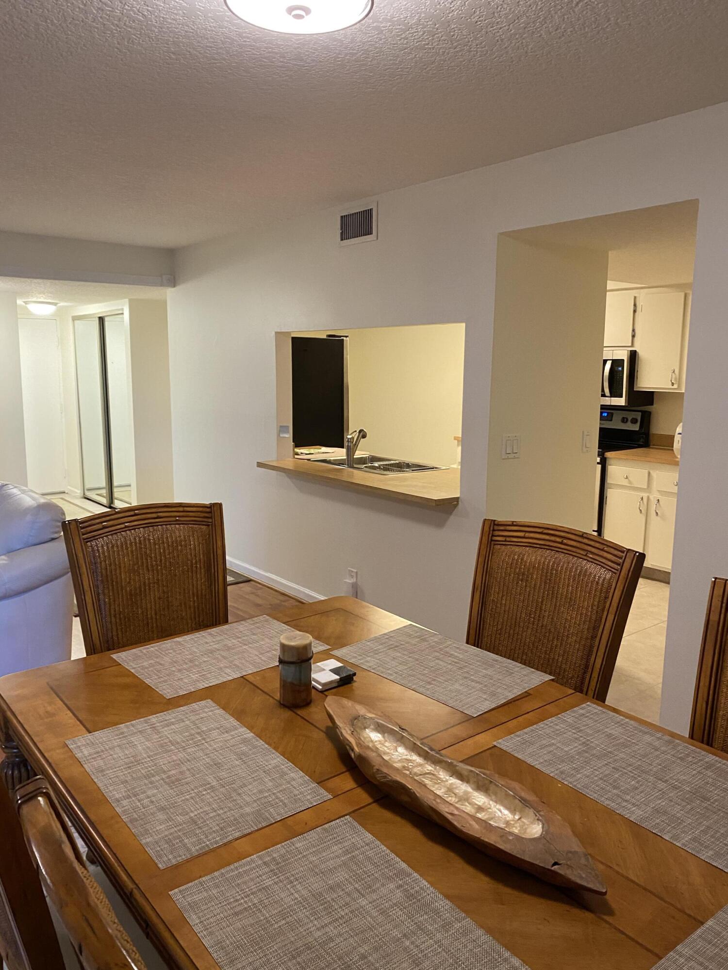 825 Egret Circle 103 Property Photo 6
