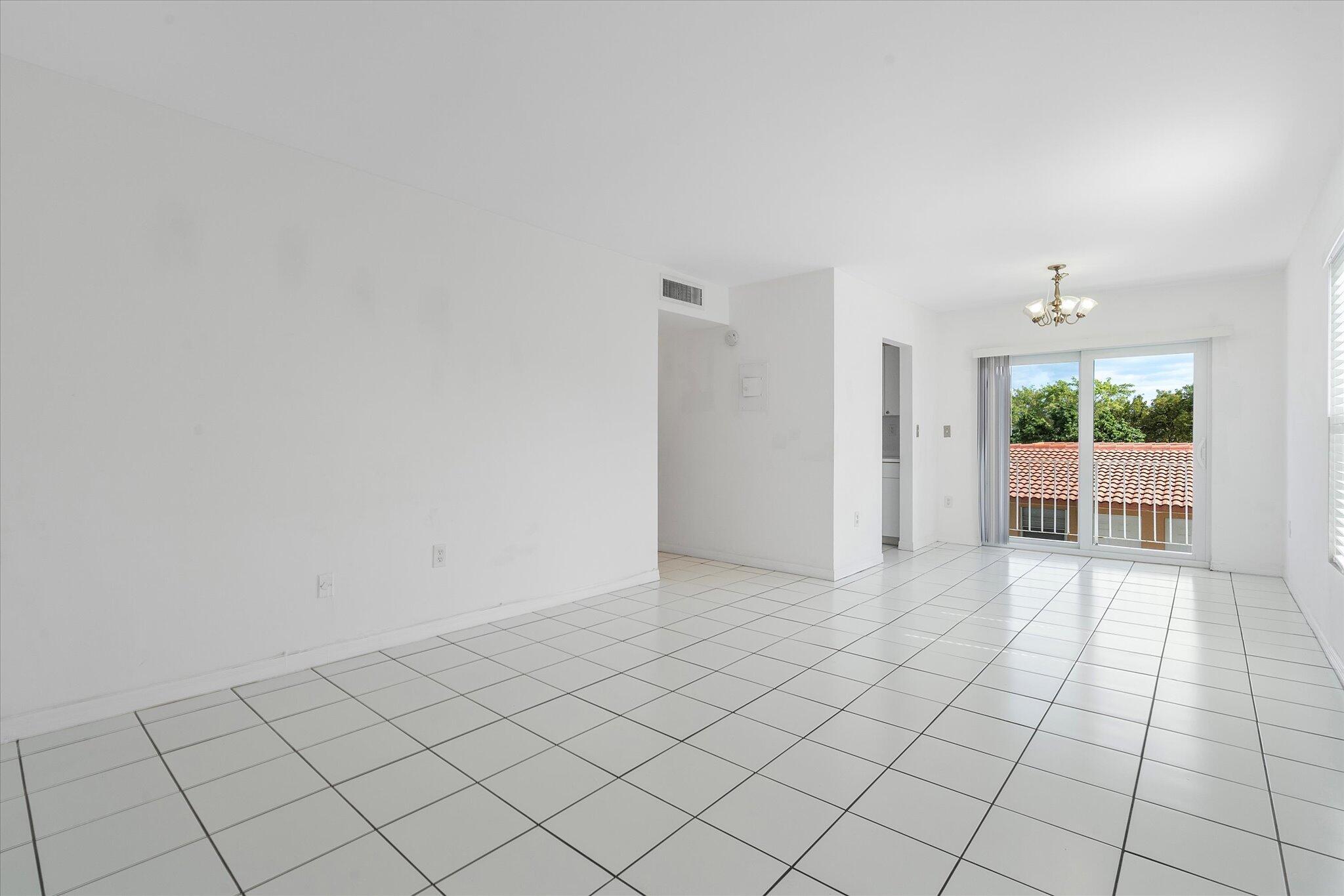 2138 Sw 6 Street 301 Property Photo 3